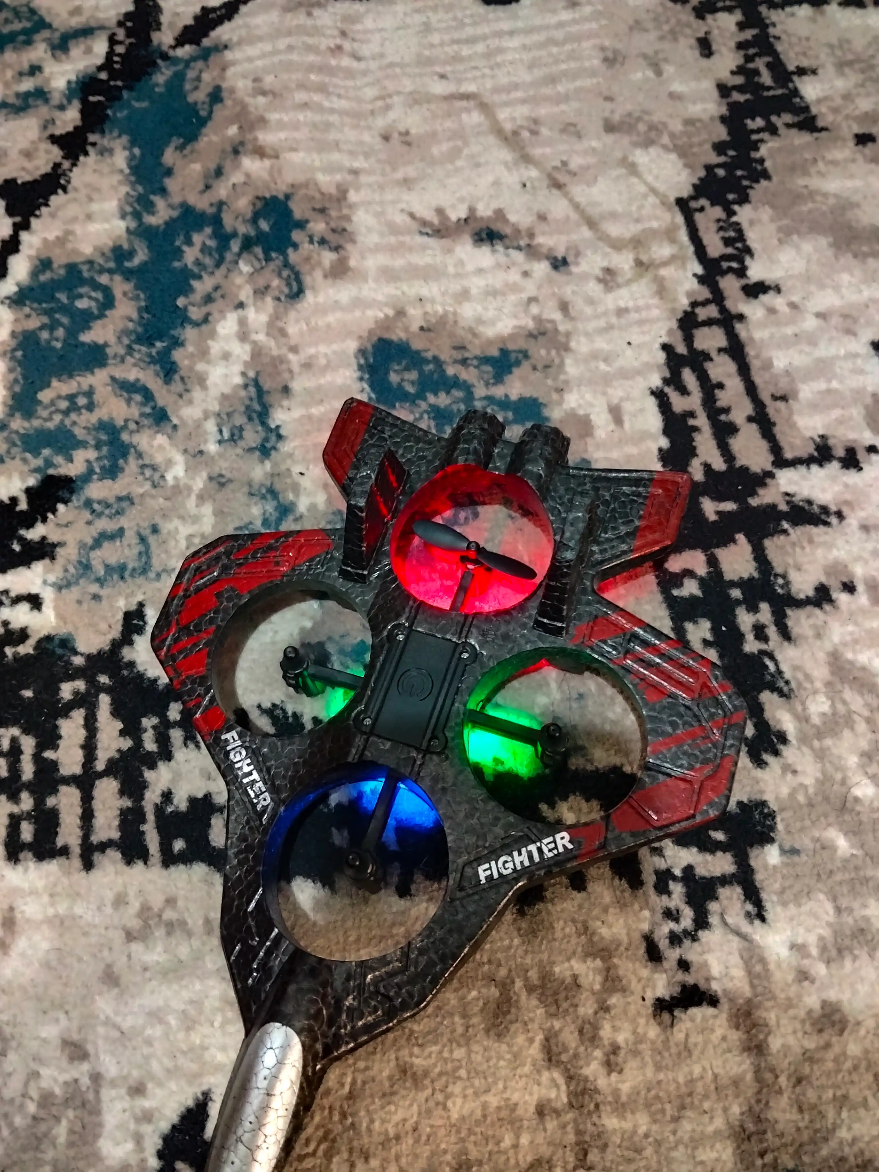 Masofadan boshqariladigan uchuvchi reaktiv samolyot (RC Plane) – bolalar uchun o‘yinchoq