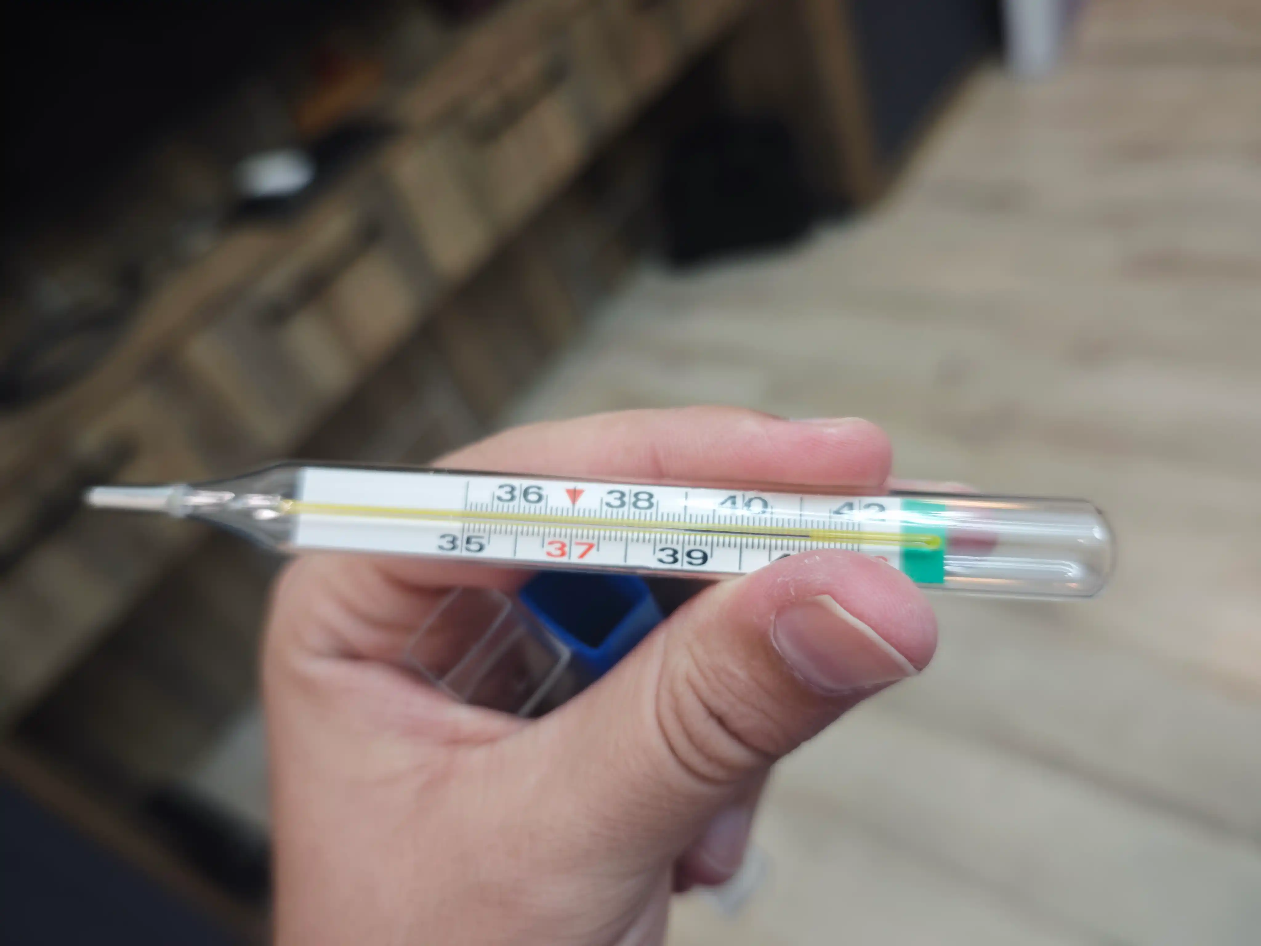 Безртутный термометр MEDICO