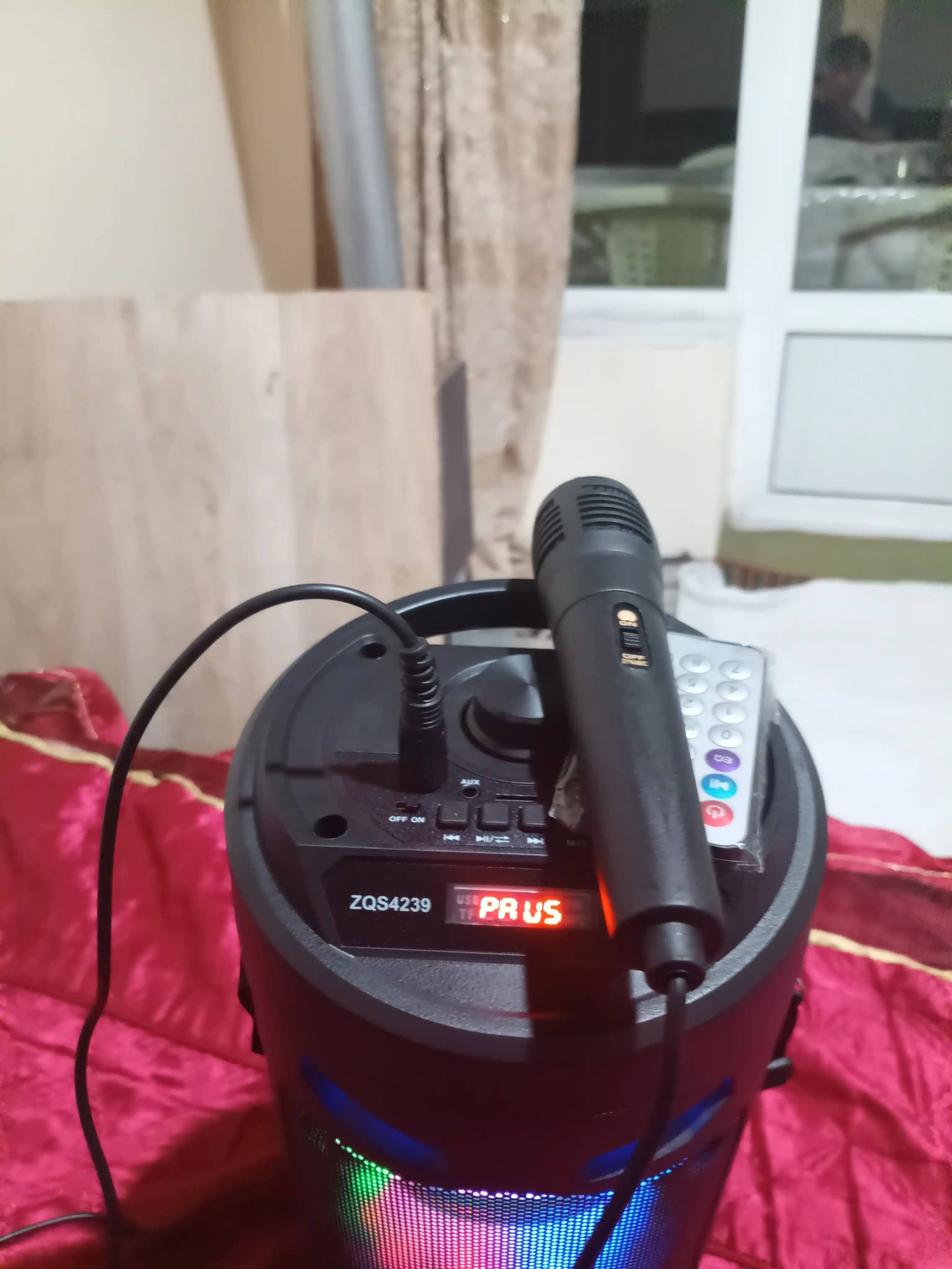 Katta simsiz Bluetooth karnay, karaoke, RGB yoritgichli, mikrofon va pultli
