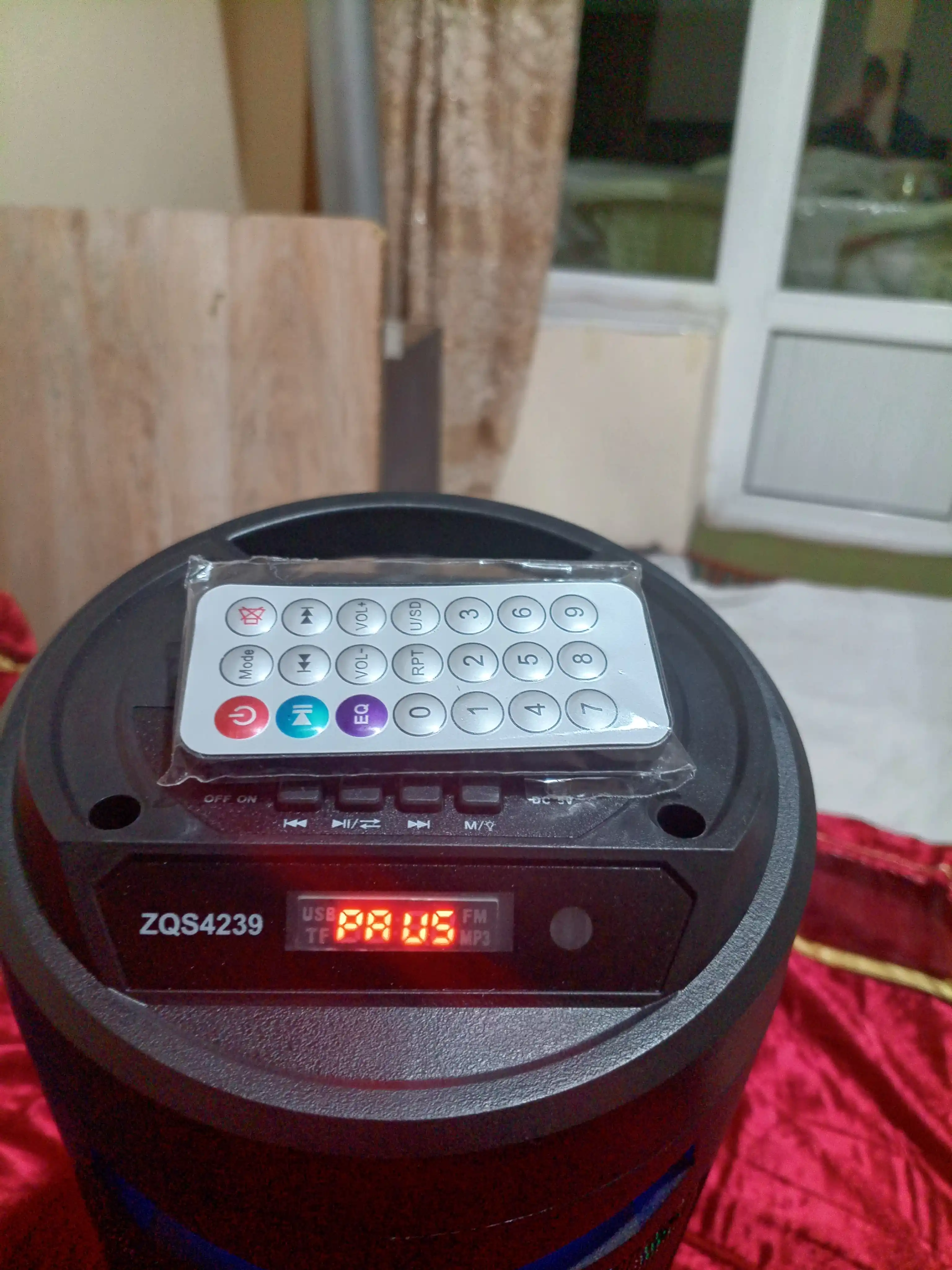 Katta simsiz Bluetooth karnay, karaoke, RGB yoritgichli, mikrofon va pultli
