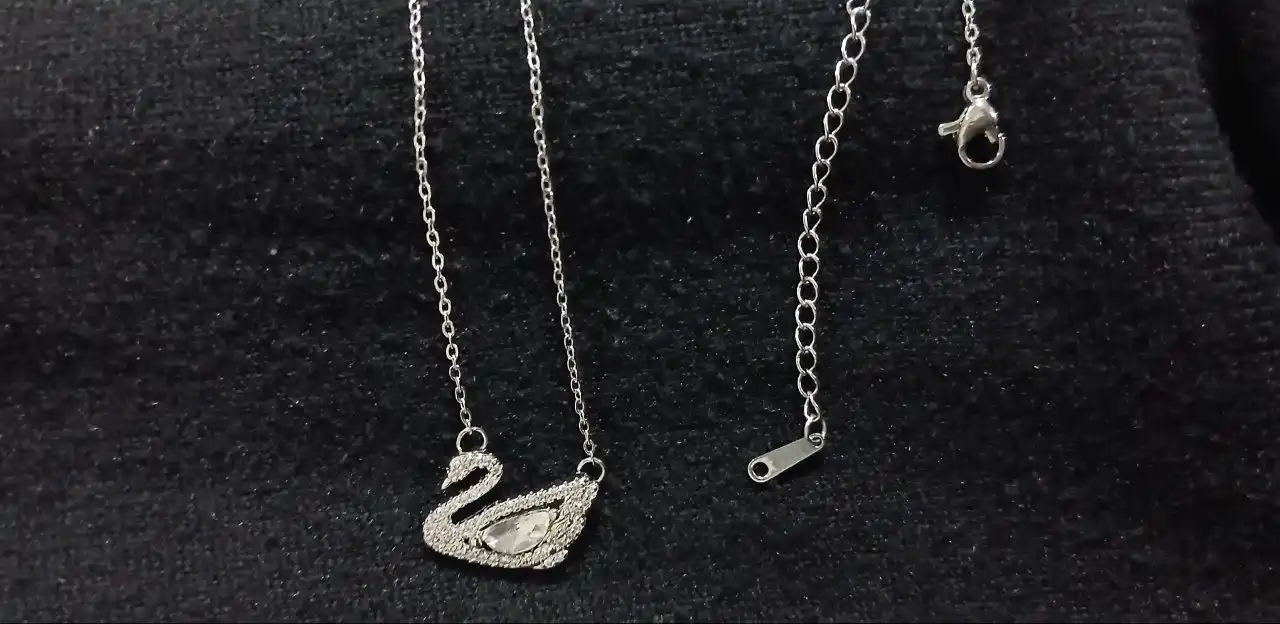 Женская колье-цепочка в форме лебедя с кристаллами Swarovski