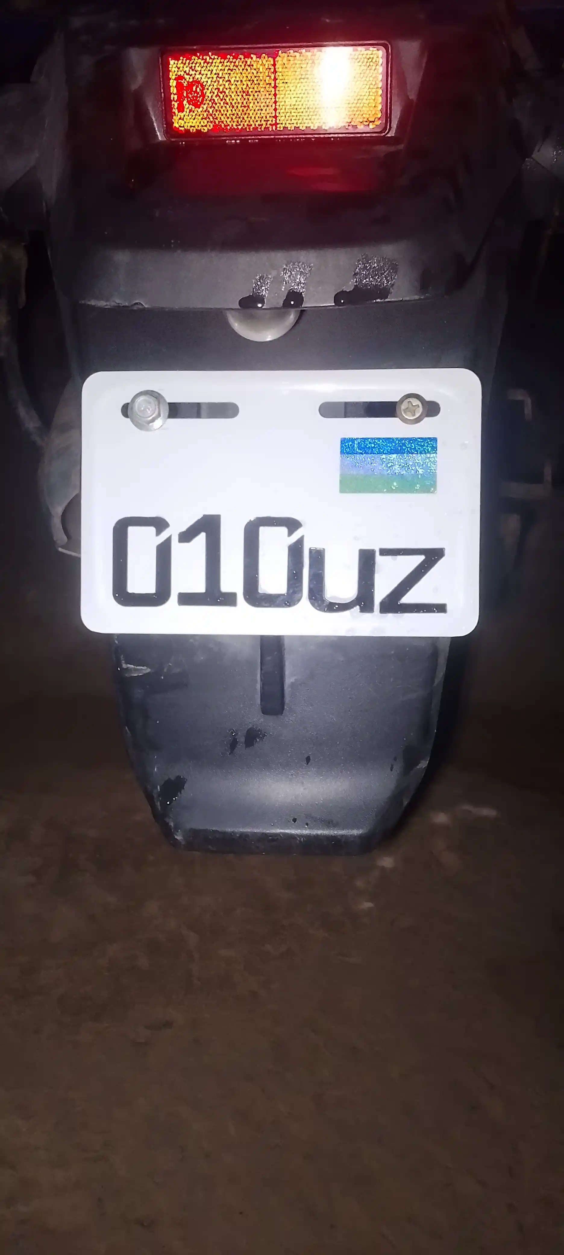 Aksessuar Nomer bo'yi 10 sm eni 15 sm, skuterlar va velosipedlar uchun 1 dona