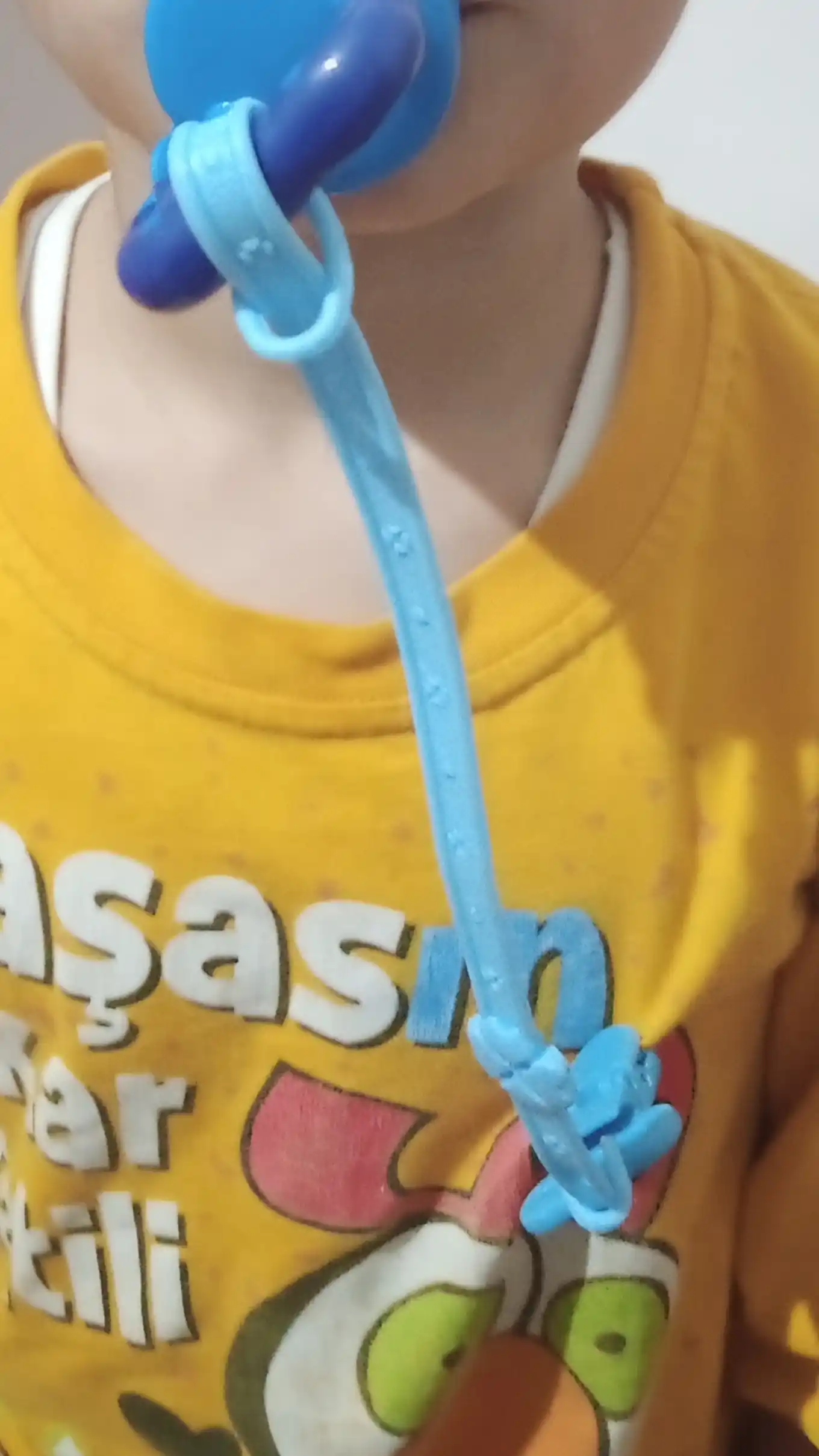 Silikon so‘rg‘ich ushlagichi, emzik uchun qisqich, bolalar uchun tutqich