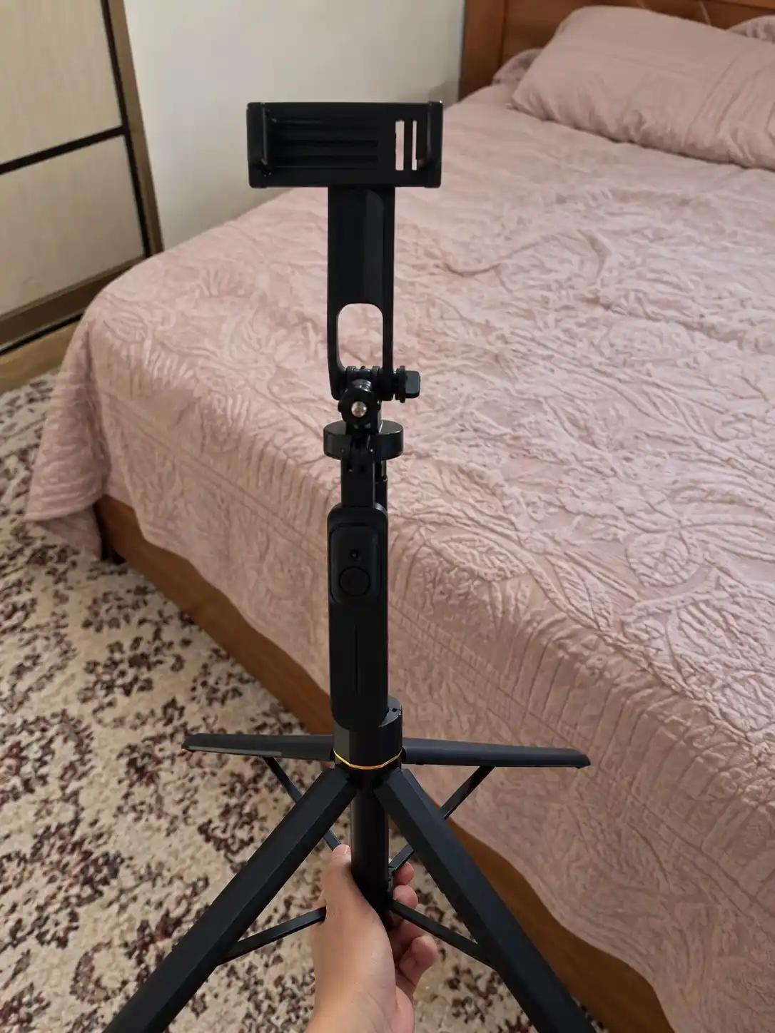 TT18 Bluetooth pultli Selfie Stick Tripod 4 oyoqli shtativ