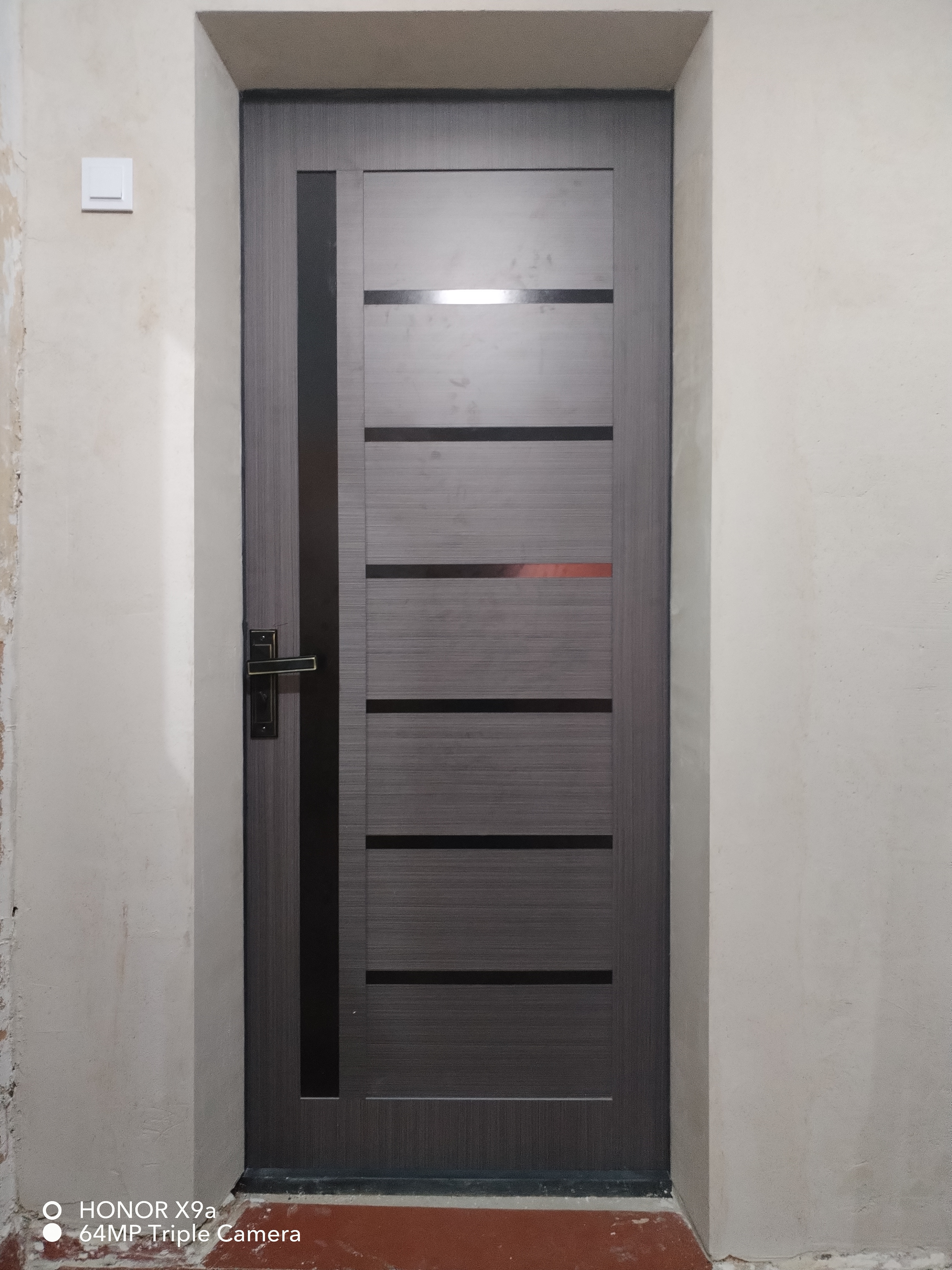 Laminatsiyalangan MDF ichki eshik