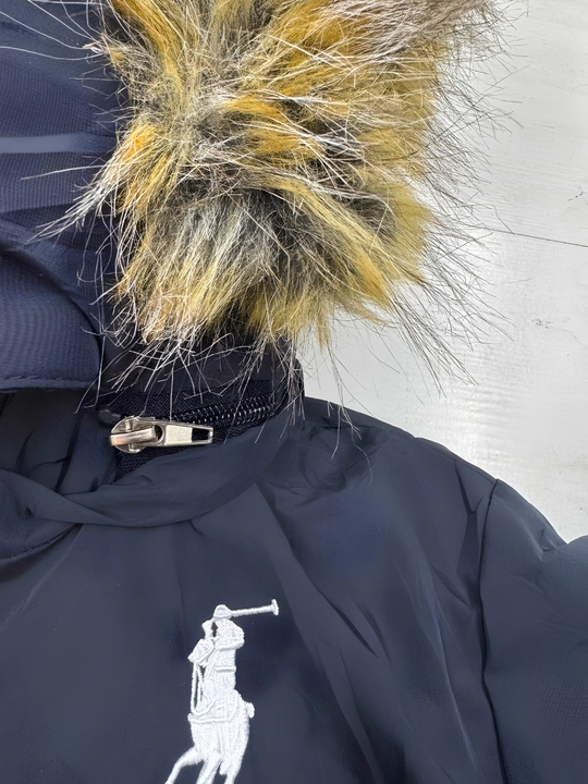 O‘g‘il bolalar uchun qishki issiq kurtka-parka, mo‘ynali kapushonli