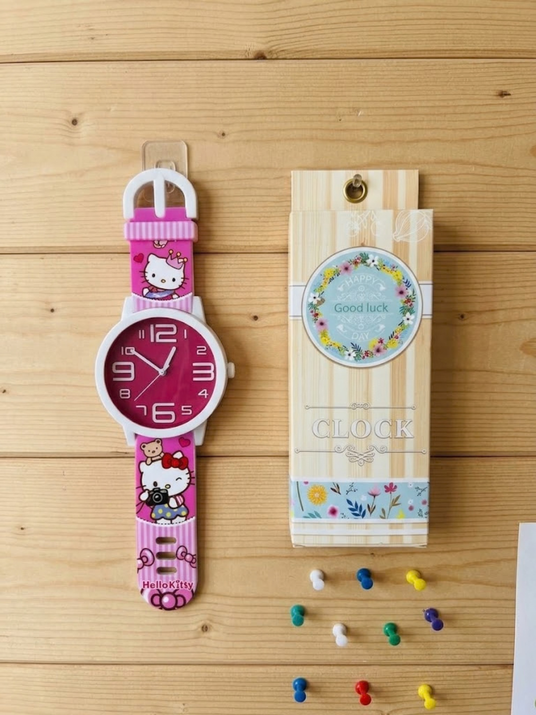 Bolalar devor soati, Hello Kitty devor soati,  Bolalar xonasi uchun devor soati