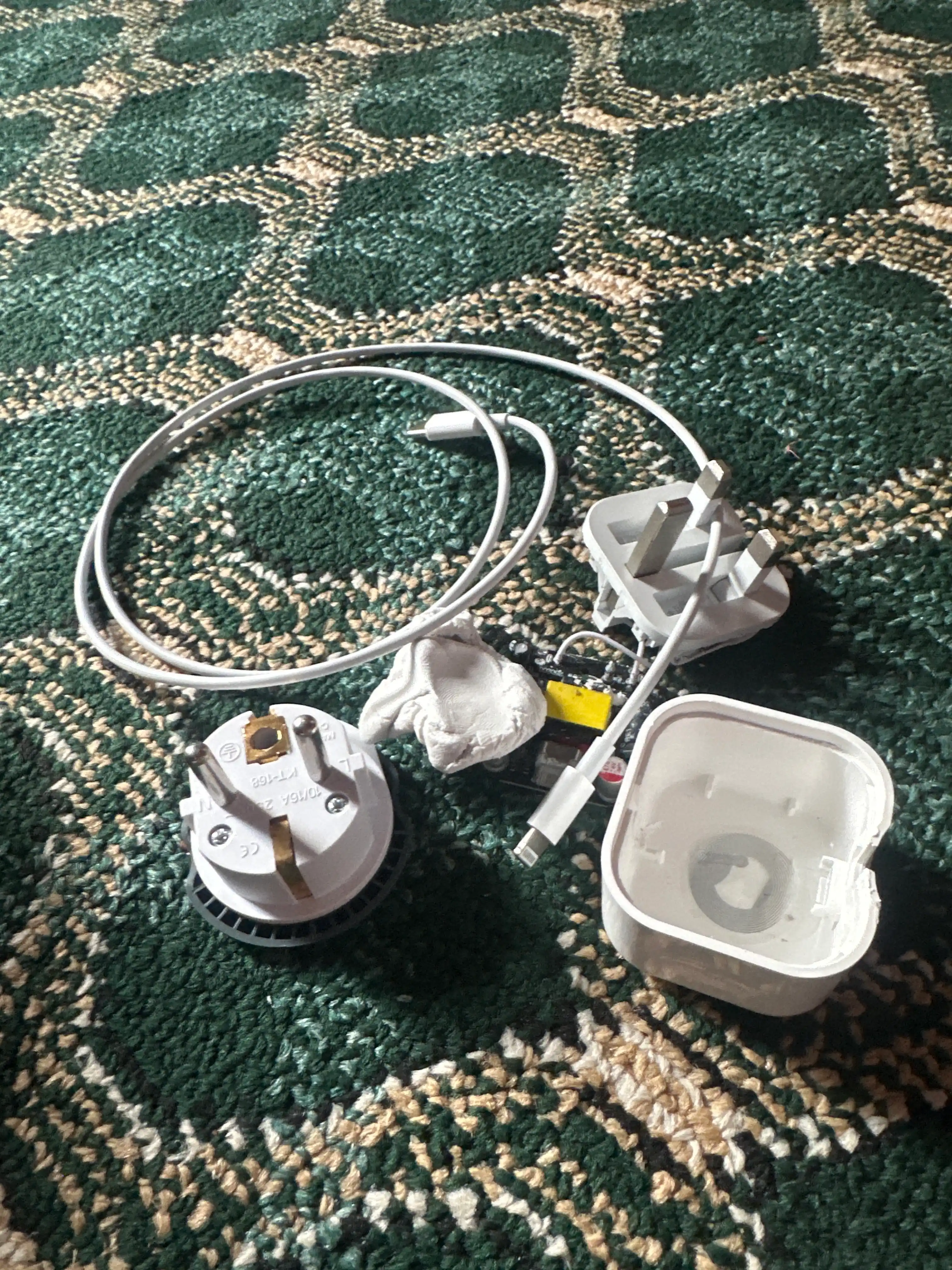 IPhone uchun quvvatlash to‘plami, adapter, Lightning kabeli | 20W tez quvvatlash