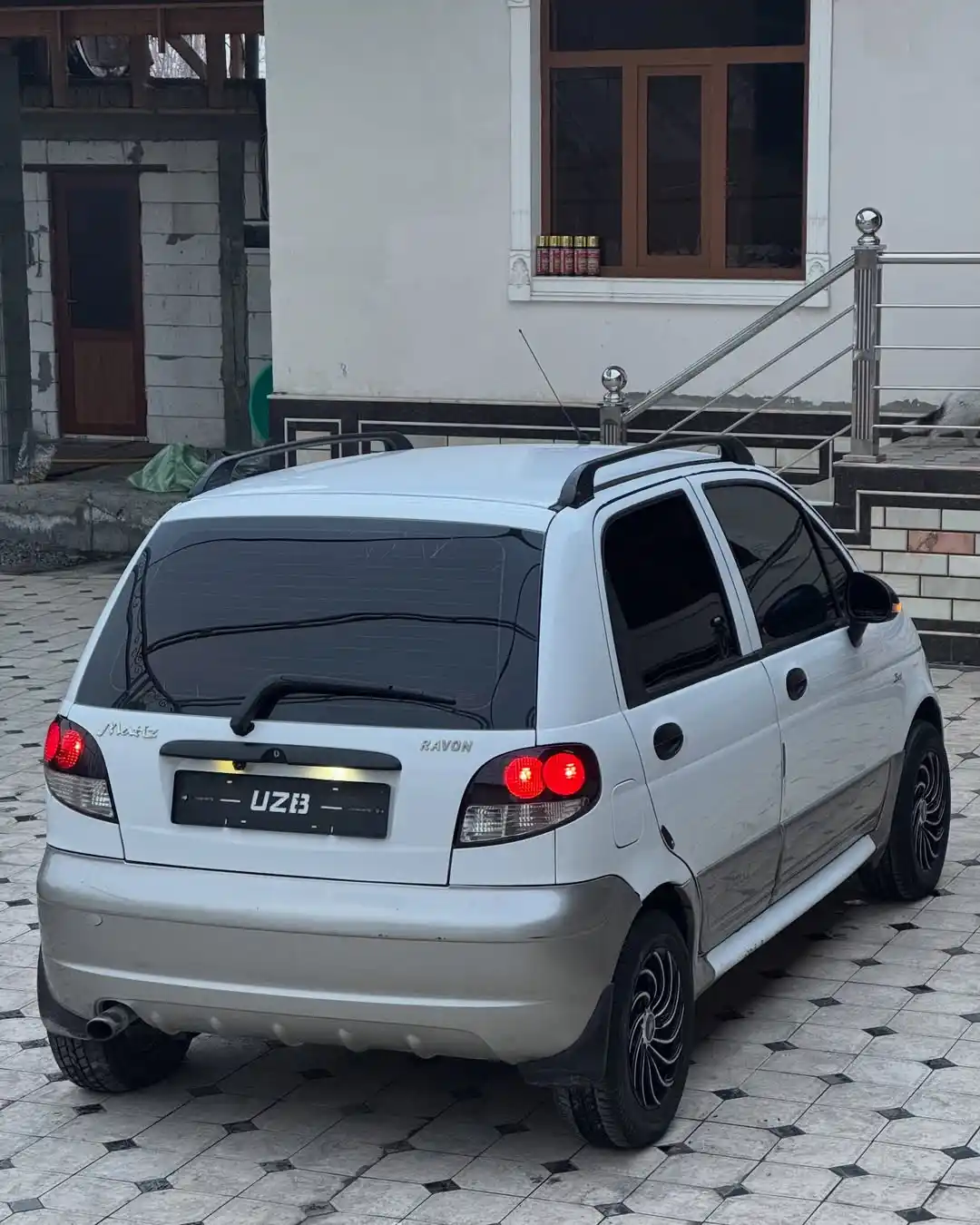 Matiz Midnight orqa stop fara, sifati eng yaxshisi