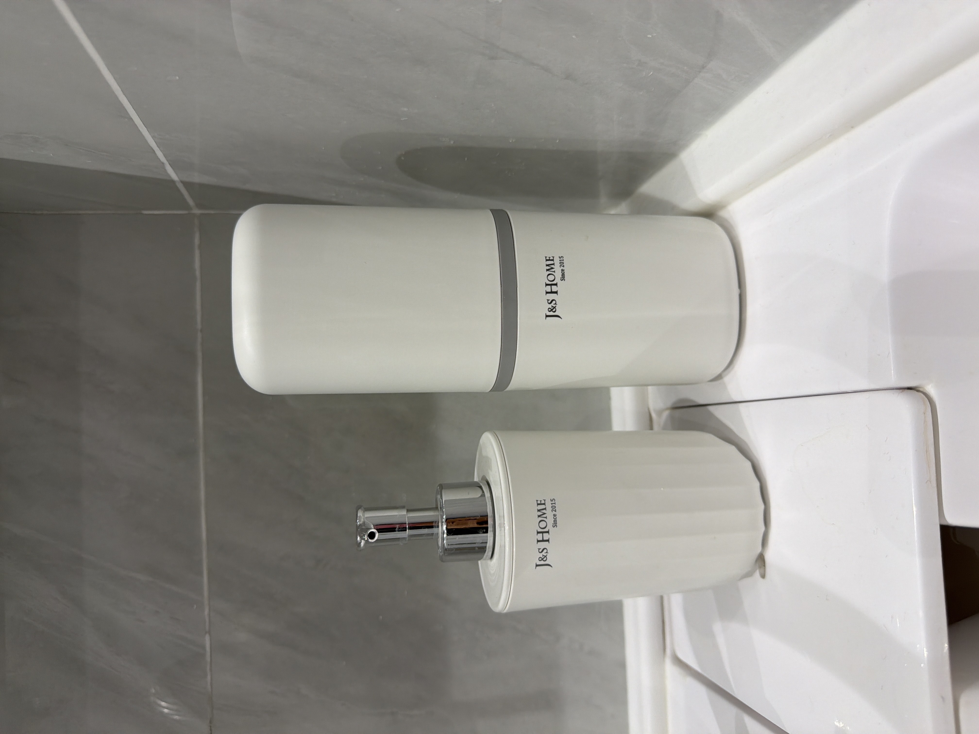 J&S Home tish cho‘tkasi qutisi, plastik, oq, 7 sm x 20 sm