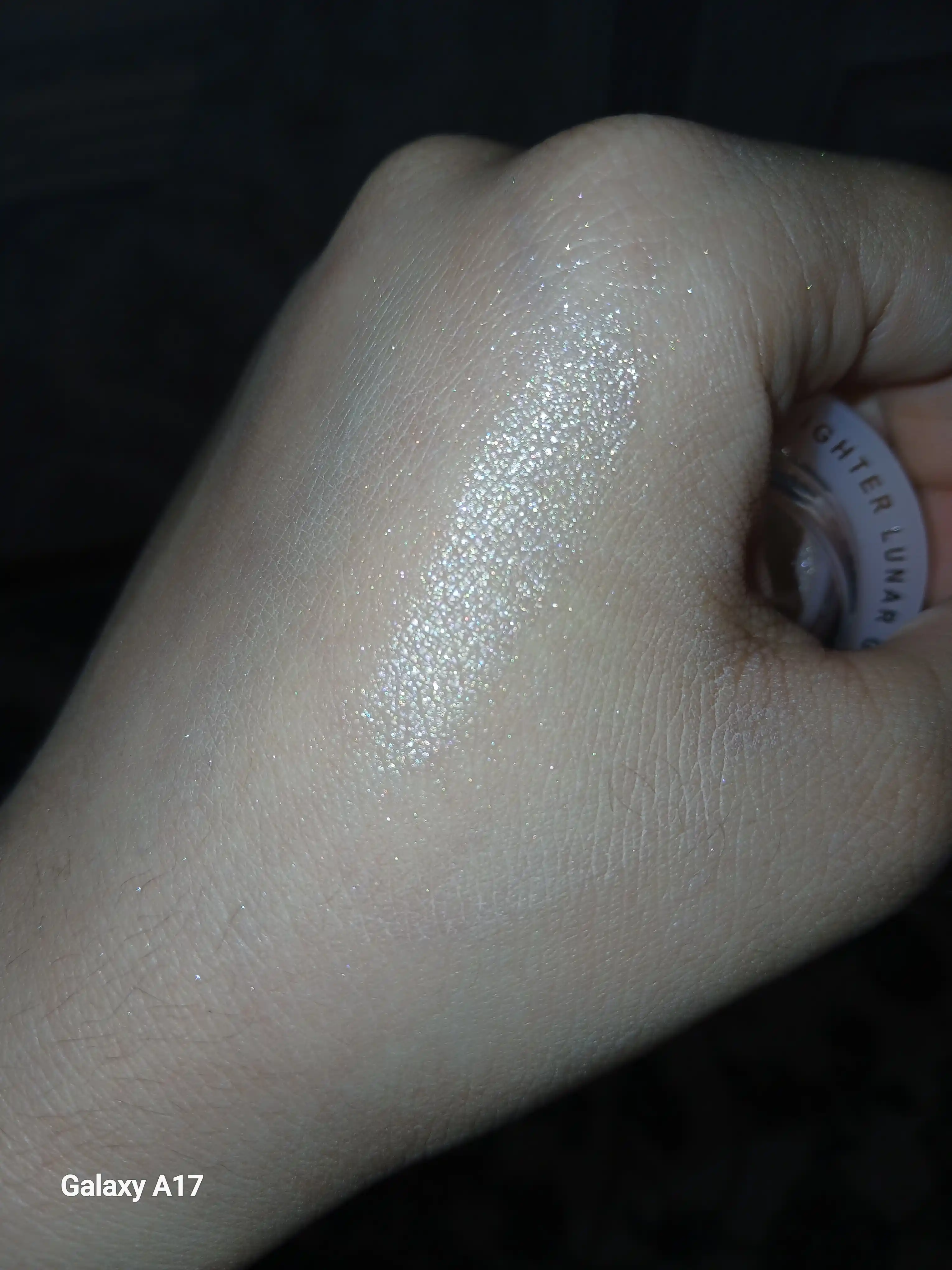 Yuz uchun suhoy haylayter tabiiy yorqinlik effekt LUNAR Glow, ton 1, 2, 3, 4
