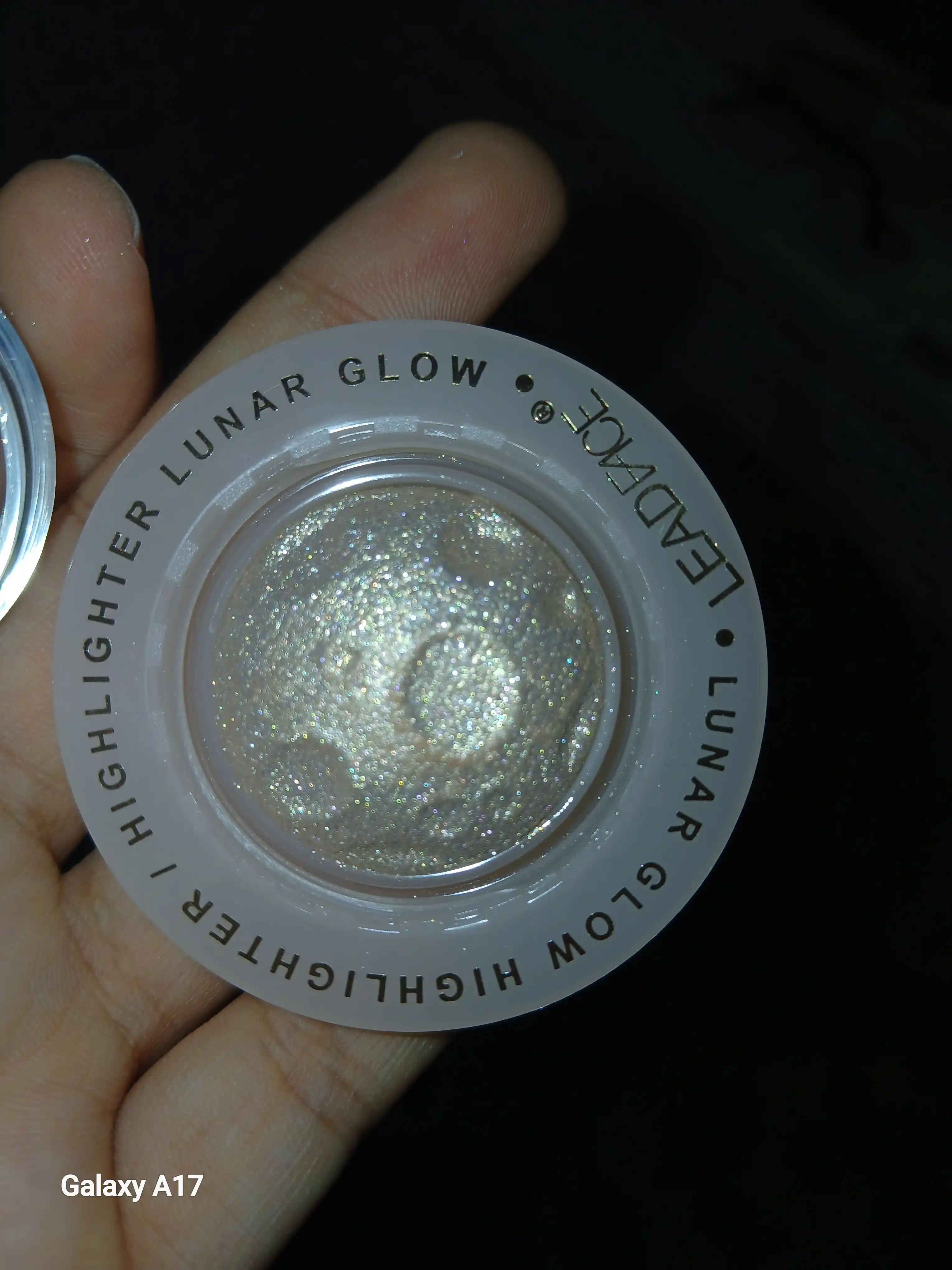 Yuz uchun suhoy haylayter tabiiy yorqinlik effekt LUNAR Glow, ton 1, 2, 3, 4