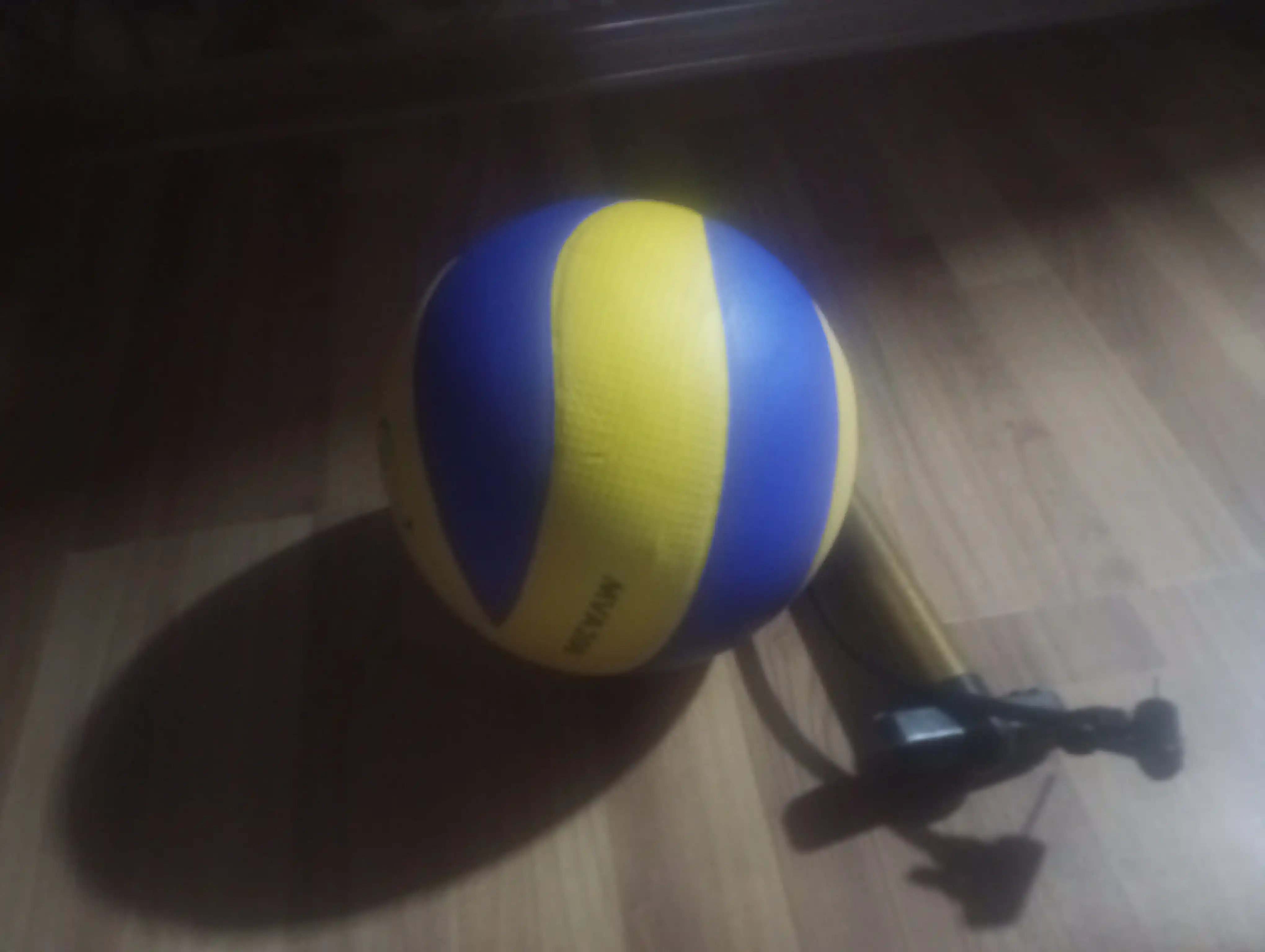 Voleybol to'pi V200 Nasos va Igna bilan