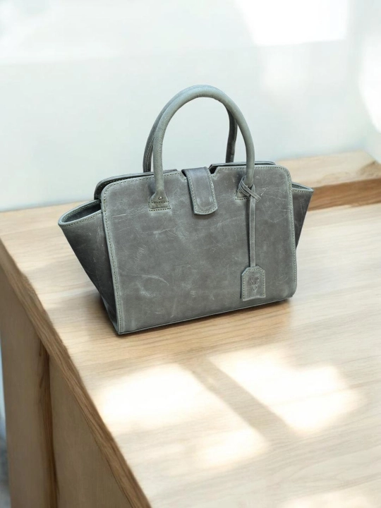 Ayollar uchun Black Gator charm sumkasi
