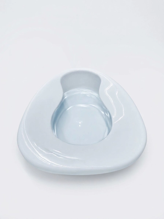 Kattalar uchun tibbiy tuvak (sudno), plastik, anatomik shaklga ega