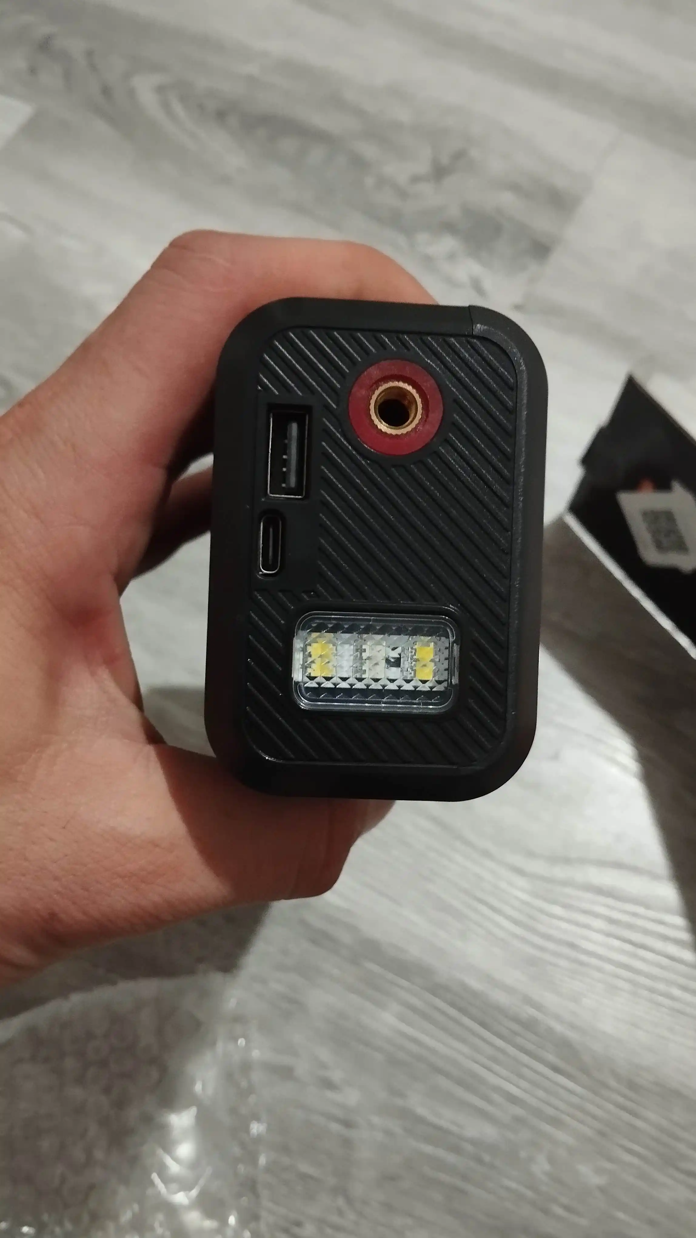 Portativ avtomobil kompressori, prikurivateldan, ishga tushirish qurilmasi, LED chiroq