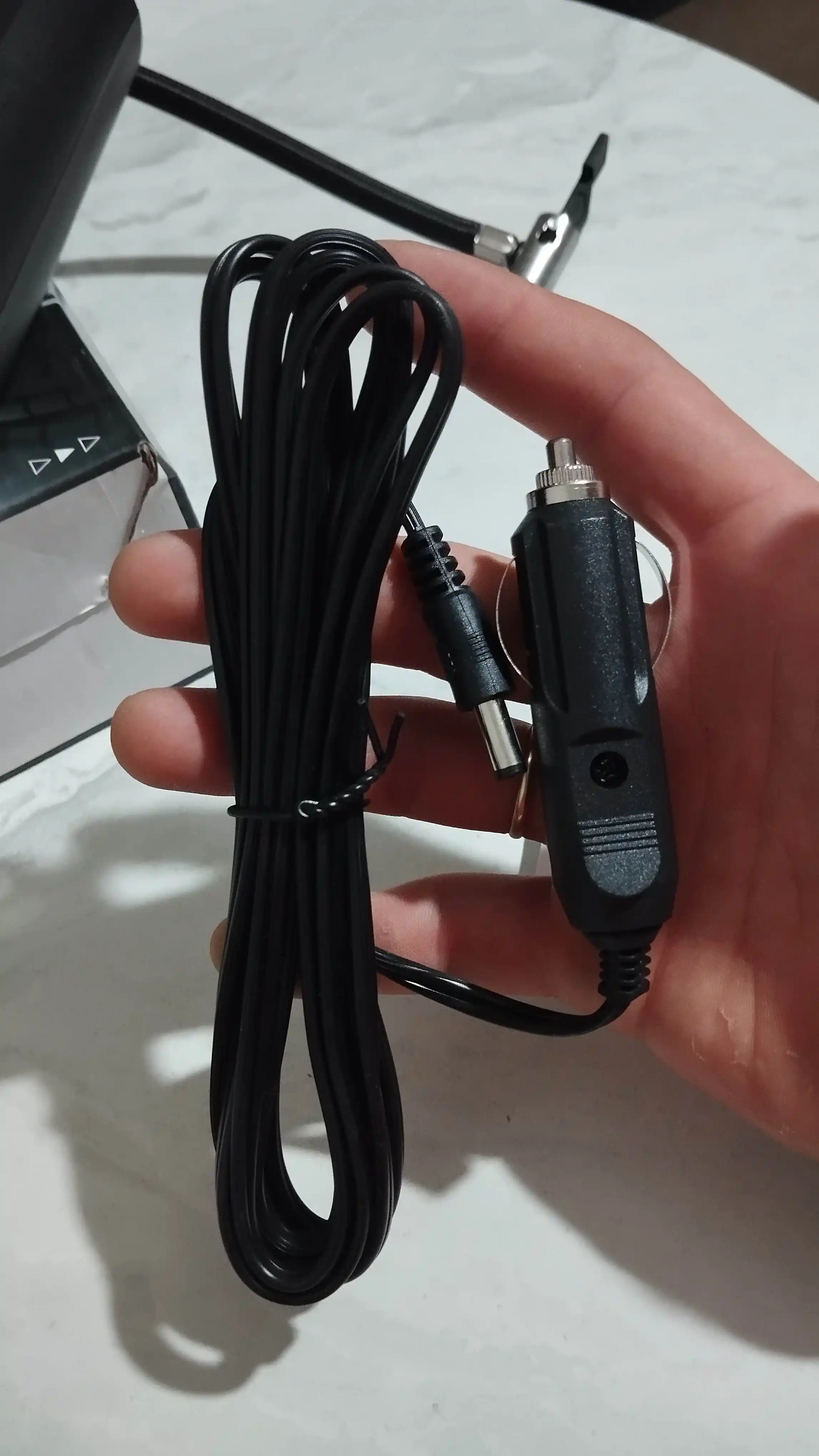 Portativ avtomobil kompressori, prikurivateldan, ishga tushirish qurilmasi, LED chiroq