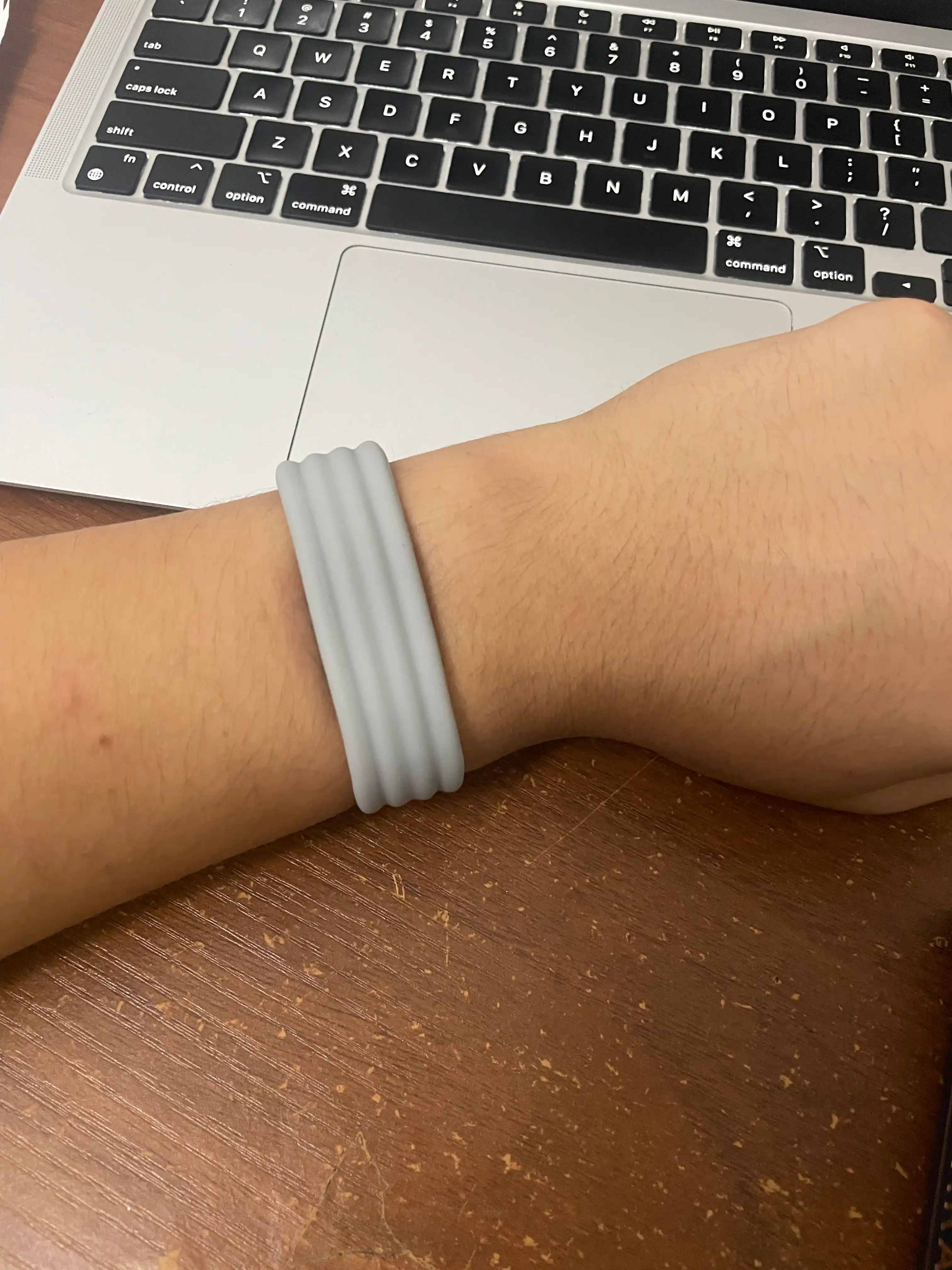 Google Fitbit Air fitnes-bilaguzugi uchun silikon tasma