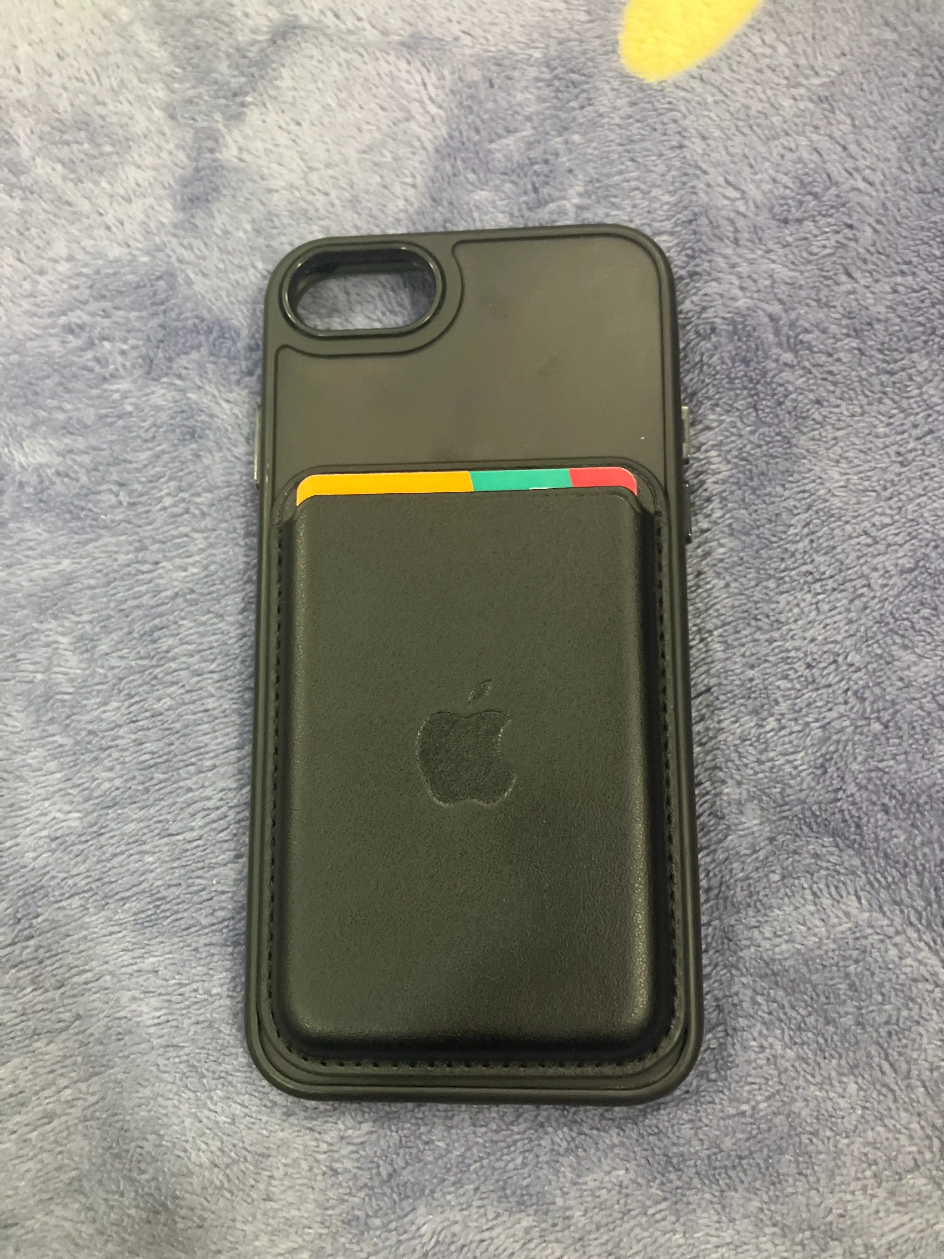 IPhone uchun MagSafe kartxolder, bank kartalari uchun