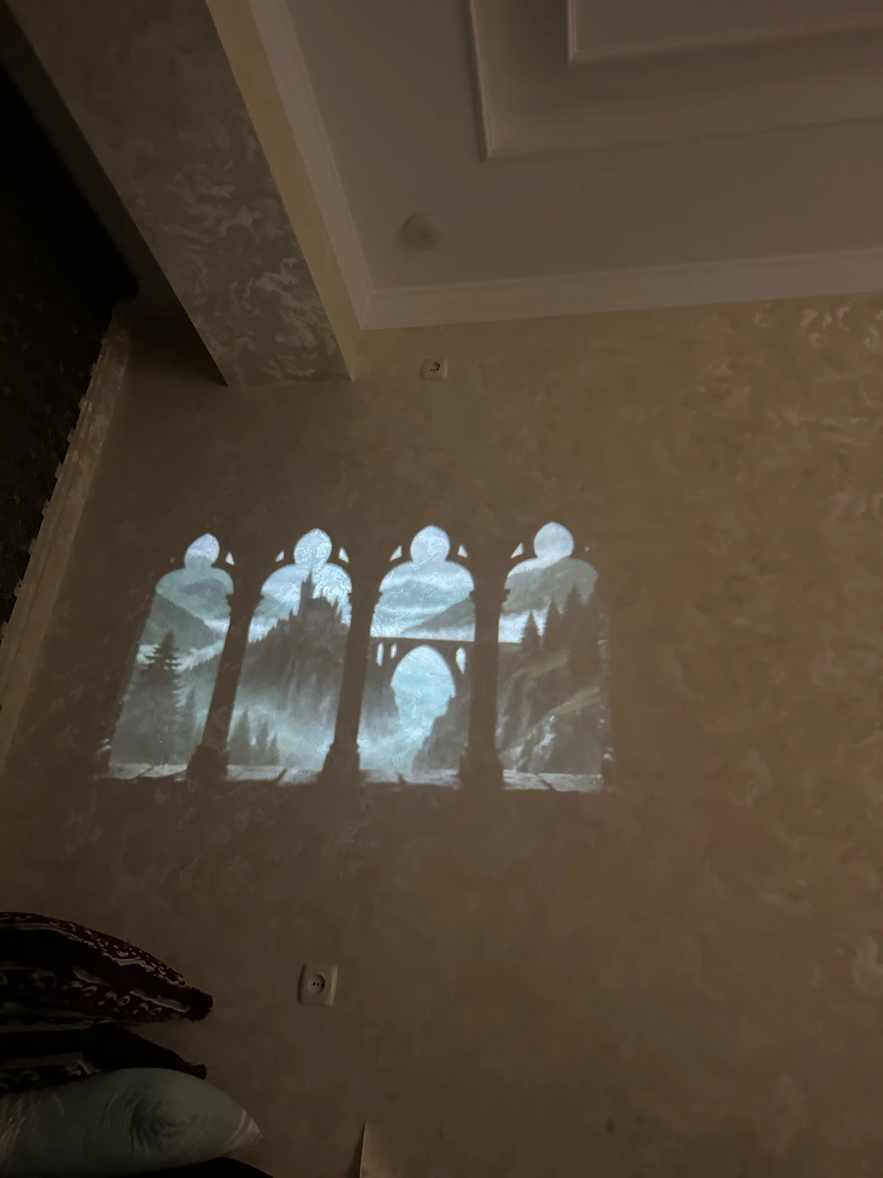 O‘yin va kino uchun proyektor - kuchli o‘yin va uy kinoteatri, 2 tasi 1 da