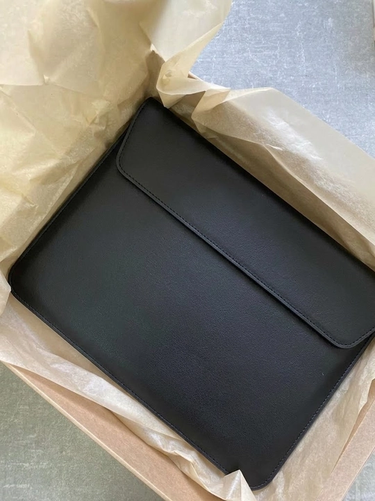 Leather Sleeve Case для MacBook — 13.6″ va 15″ charm konvert-g'ilof