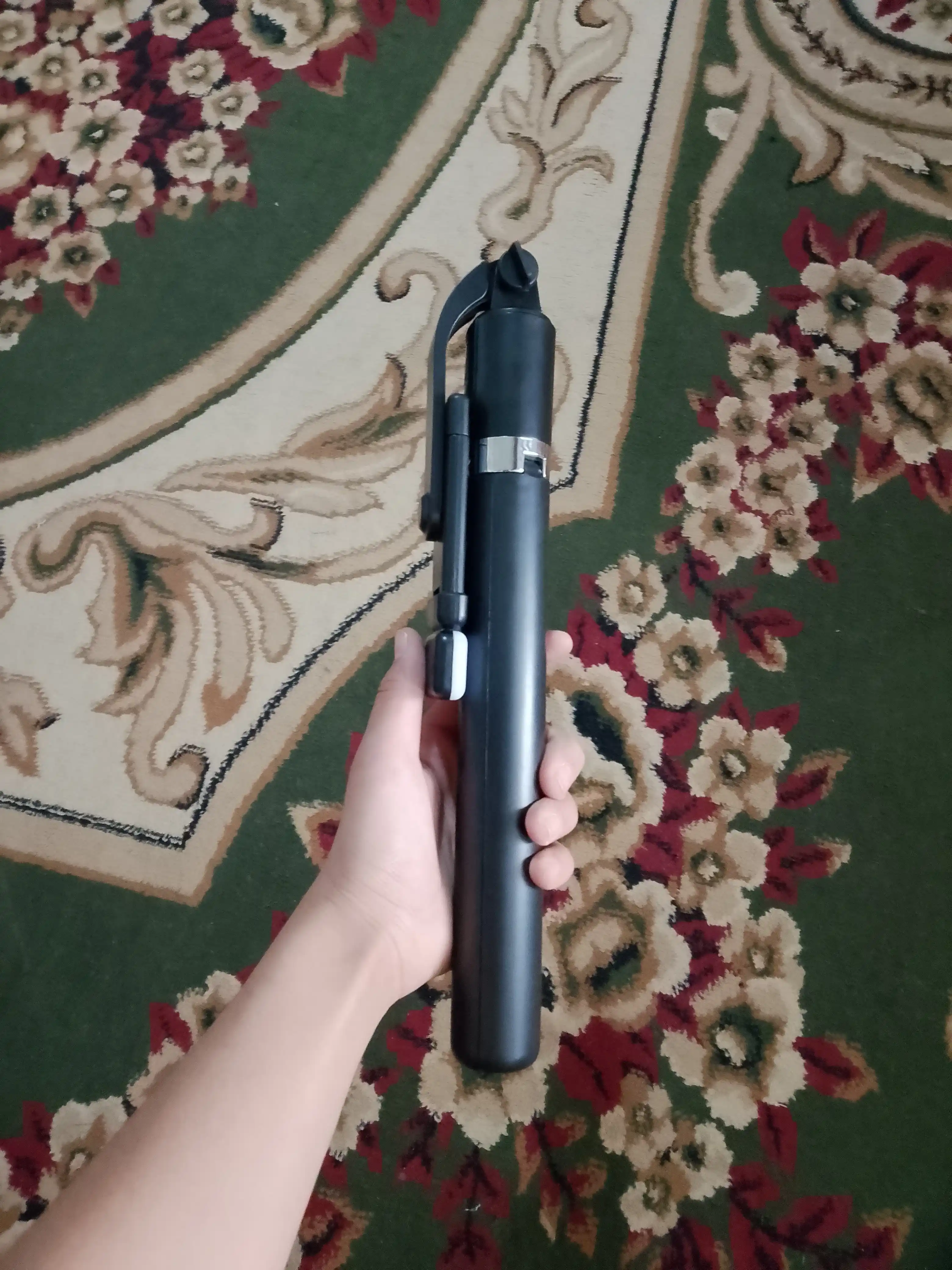 Universal 3 tasi 1 da shtativ: selfi tayoqchasi, tripod va Bluetooth pulti — foto va video