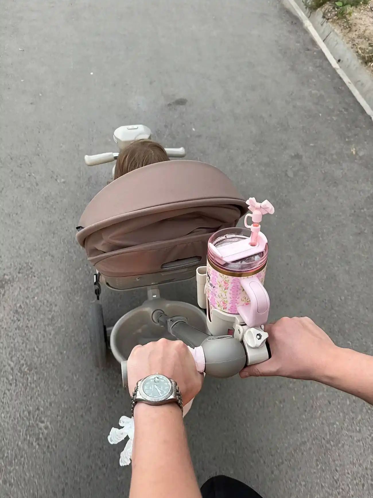 Stakan va telefon ushlagich kolyaska, samokat va velosipedlar uchun universal 2 tasi 1 da