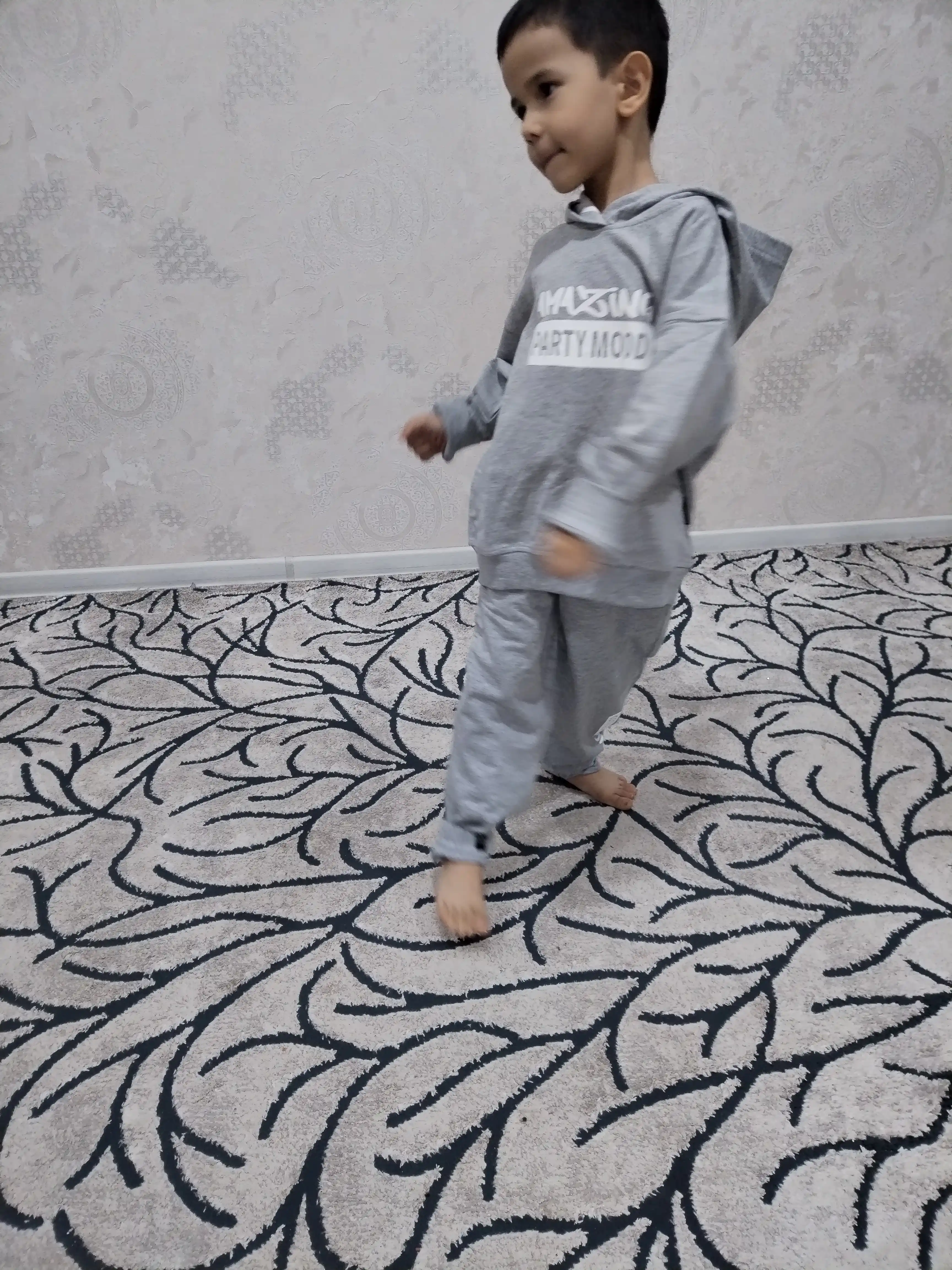 Qizlar va o‘g‘il bolalar uchun bahorgi sport kostyumi,bosma naqshli, uzun yengli va shimli