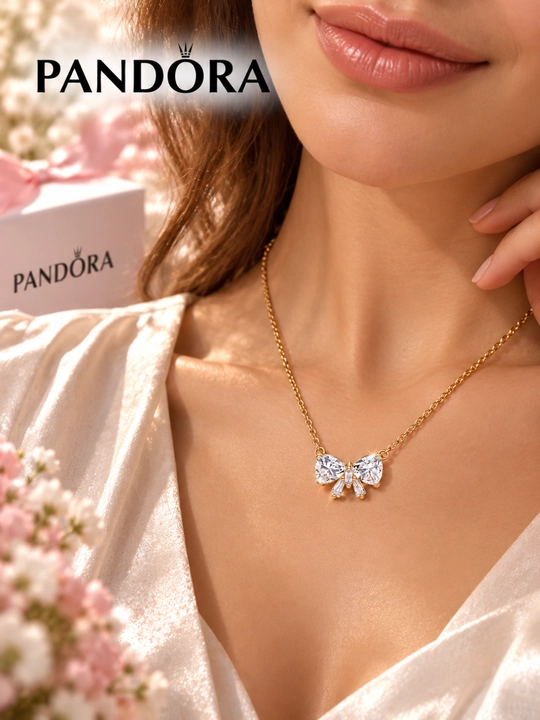 Pandora “Sparkling Bow” 14K oltin qoplamali marjon taqinchoq (ID: 363508C01