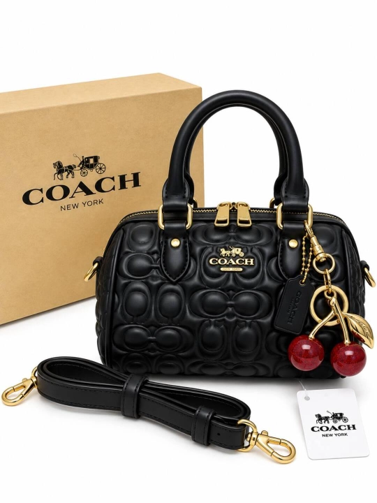 COACH ayollar sumkasi — yelka tasmali, olcha bezakli - 