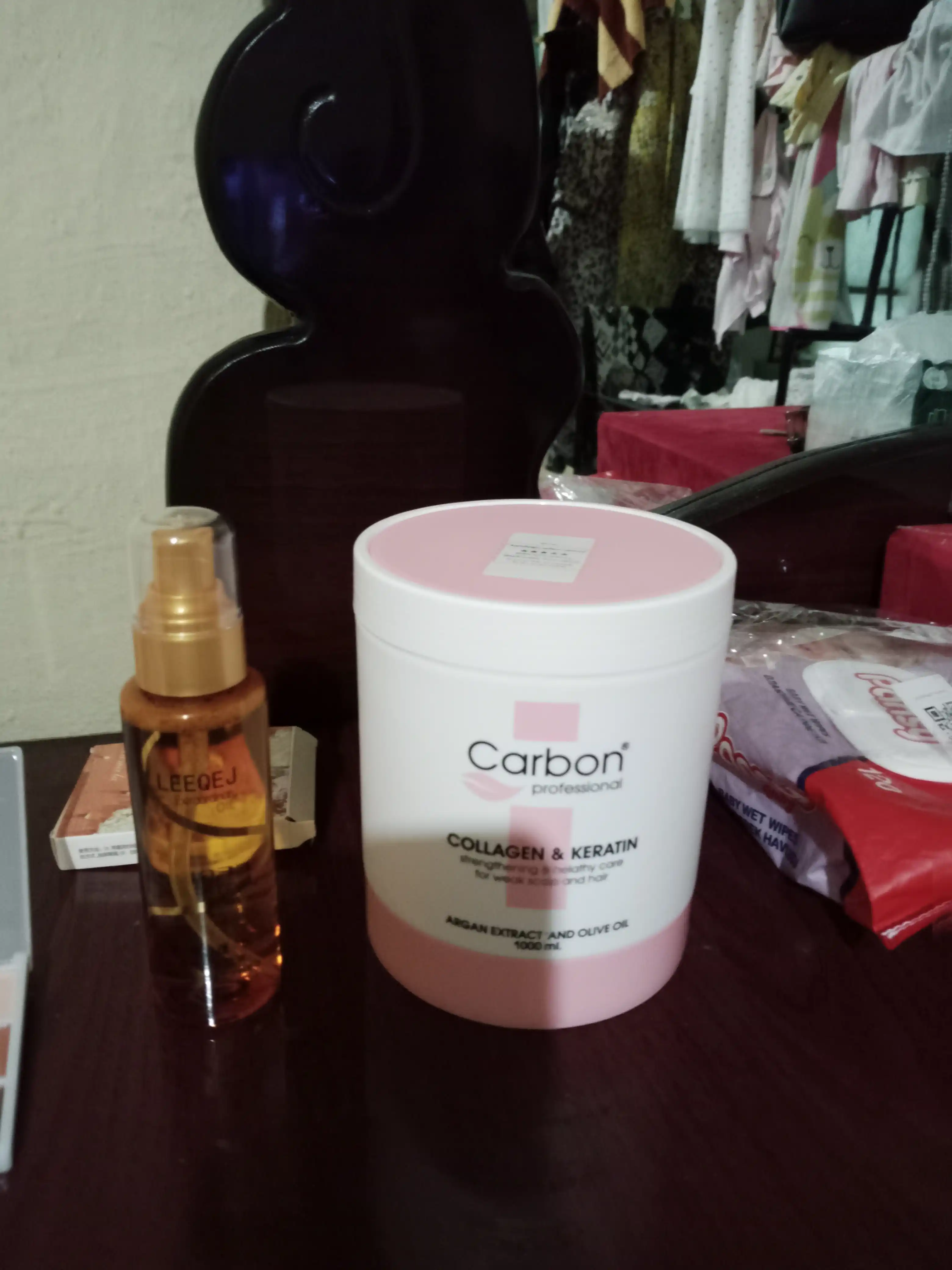 COLLAGEN & KERATIN Carbon Professional — soch uchun balzam oziqlantiradi silliqlik
