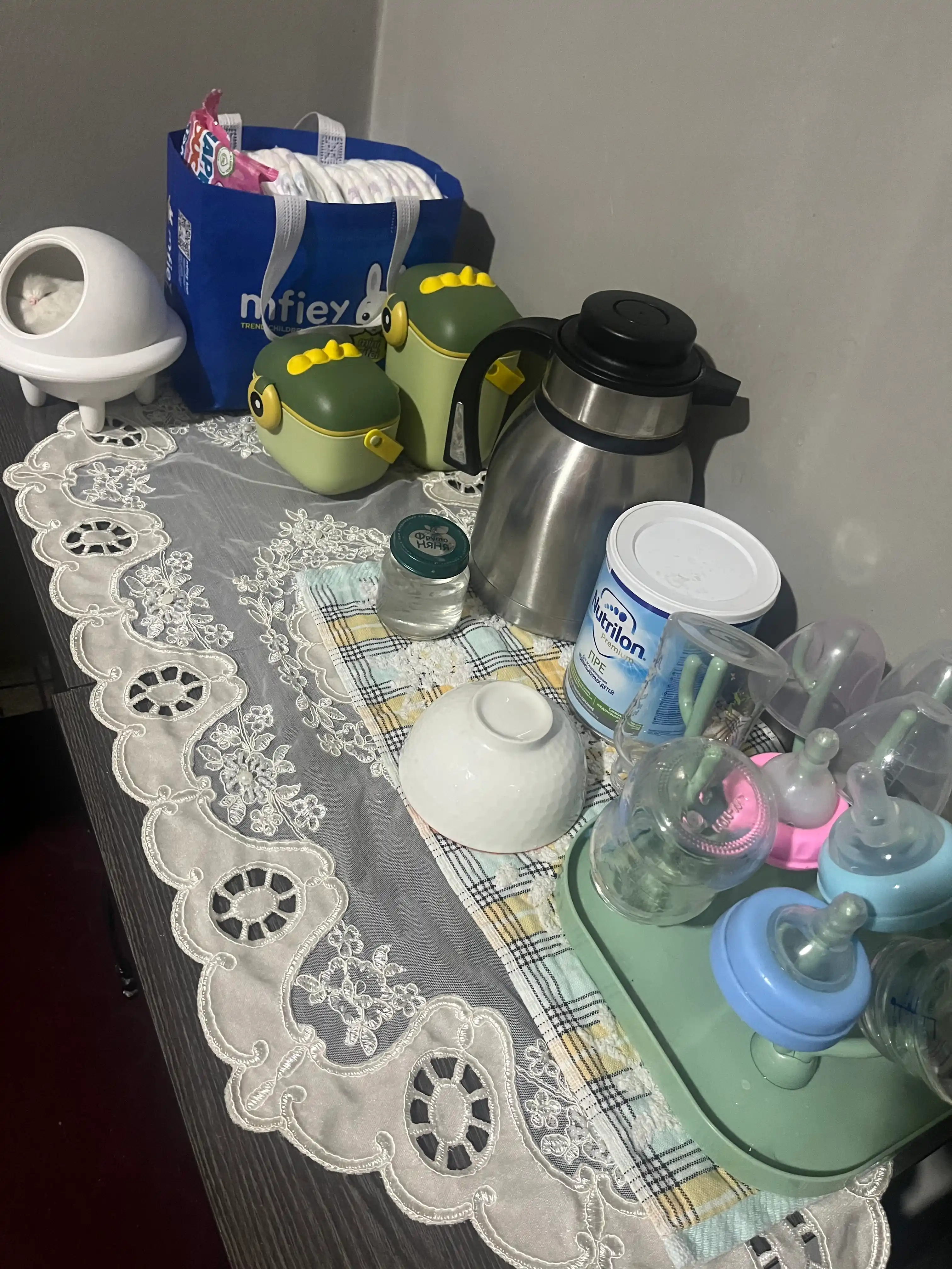 Bolalar ovqati va quruq aralashma, bo‘tqa uchun idish, qoshiqli, germetik qopqoqli