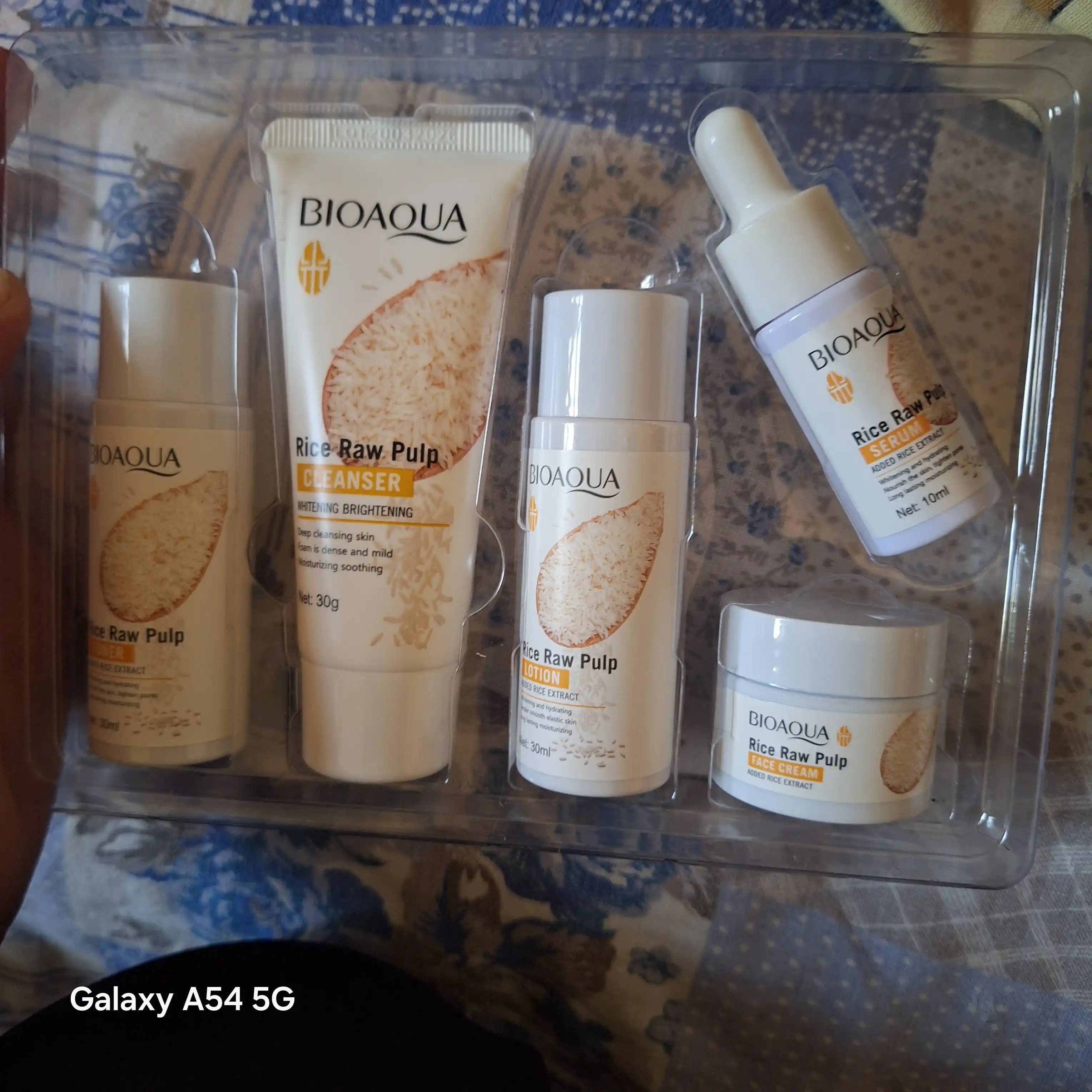 Yuzni parvarishi uchun mini to'plam Bioaqua 5 tasi 1 da, qarishga qarshi, guruch ekstrakti