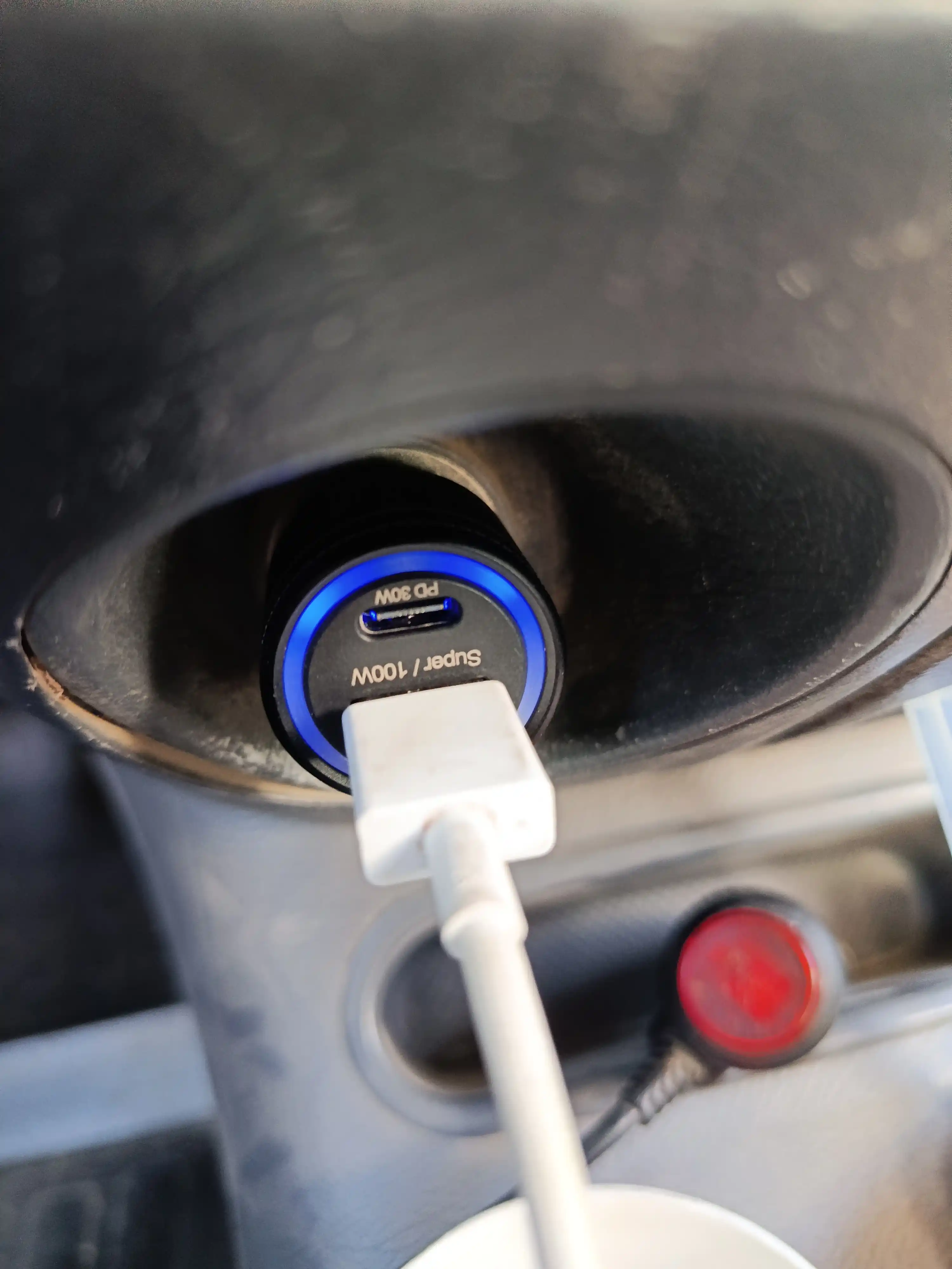 Автозарядное устройство 100W с поддержкой PD + USB