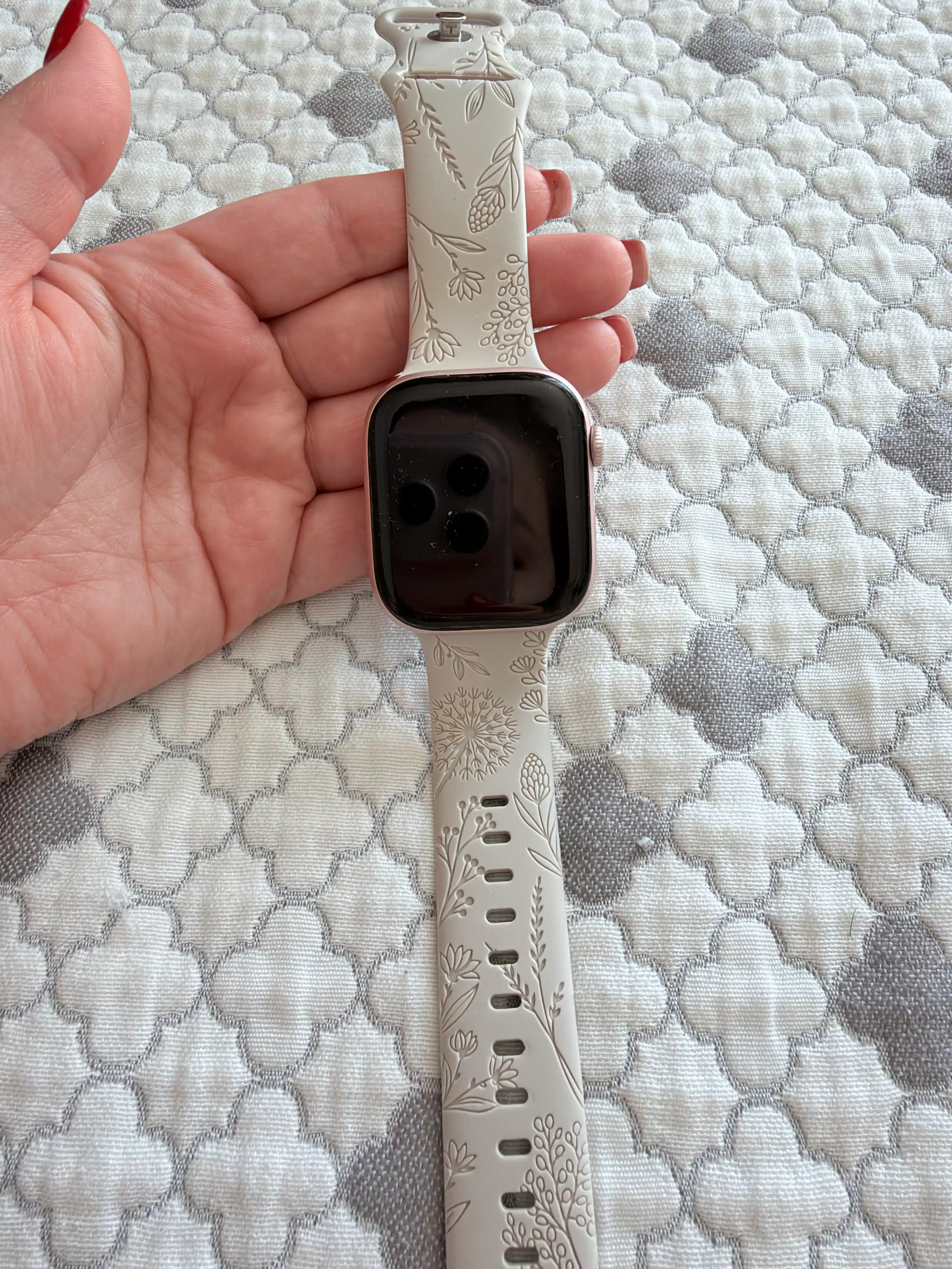 Ремешок силиконовый с цветочным узором для Apple Watch 42/44/45/46/49 mm