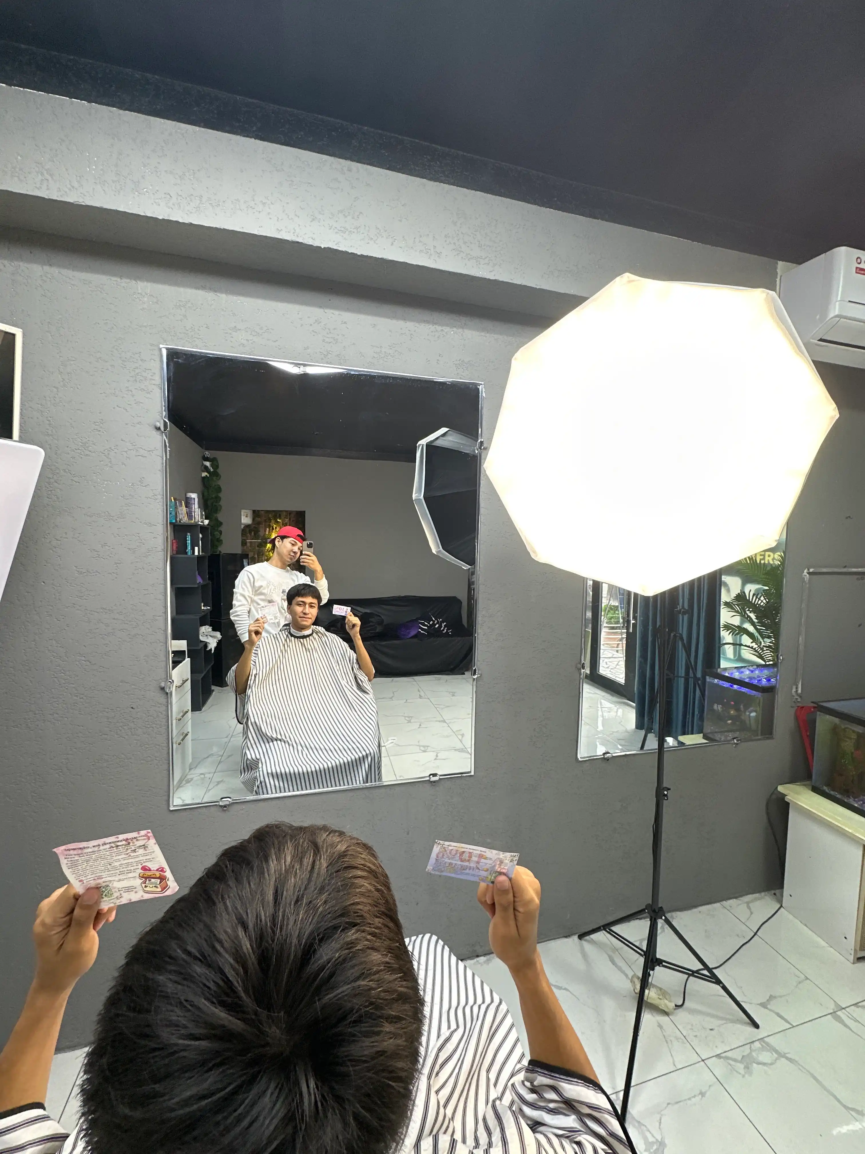 Dumaloq softbox, lampa, ustun, pult
