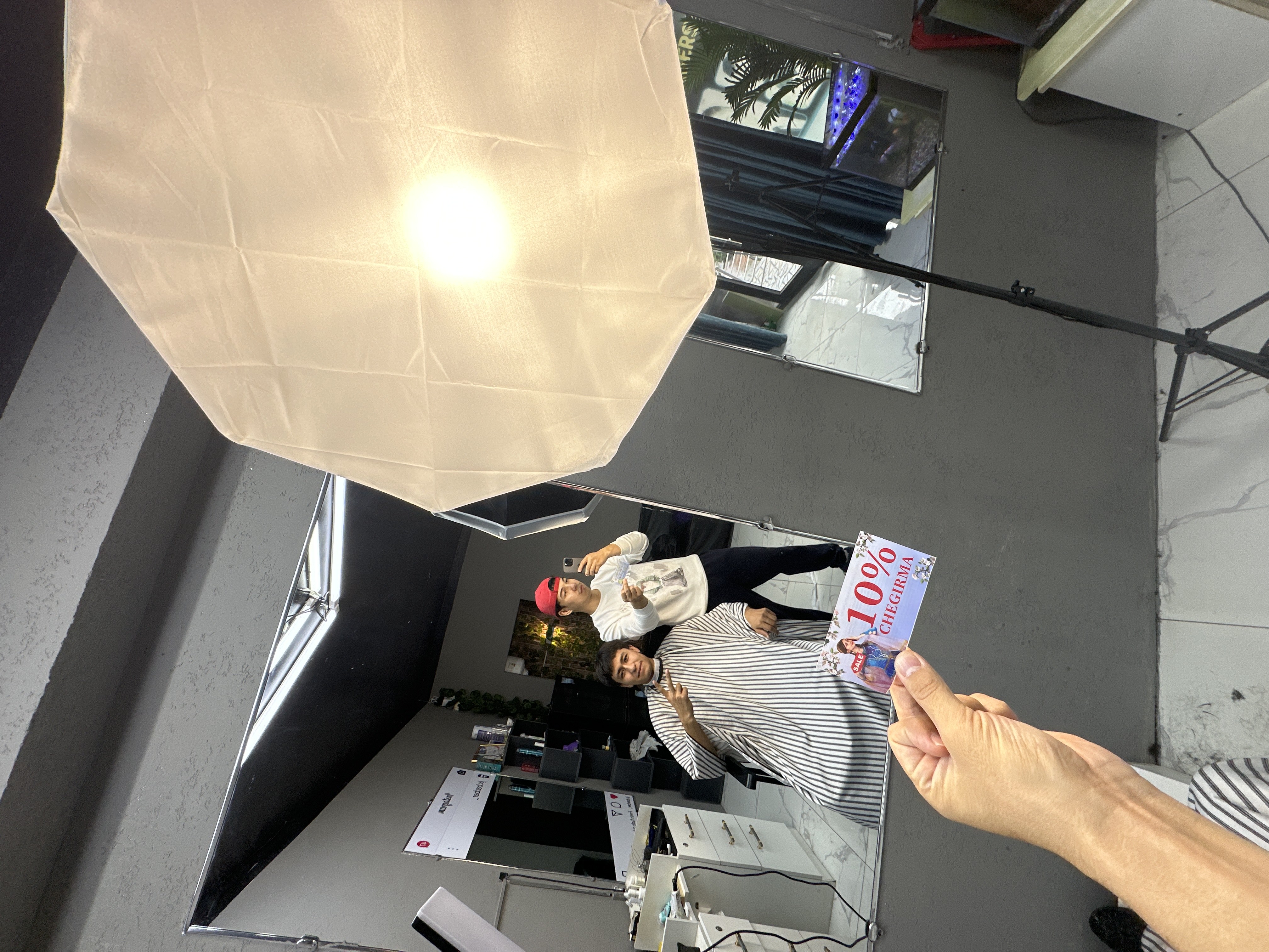 Dumaloq softbox, lampa, ustun, pult