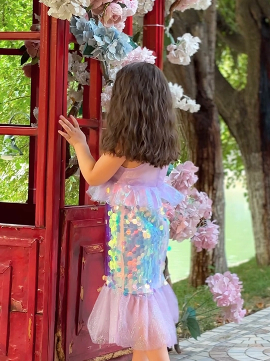 Elza, Rapunzel, Rusalka Zolushka qizlari uchun bayram libosi