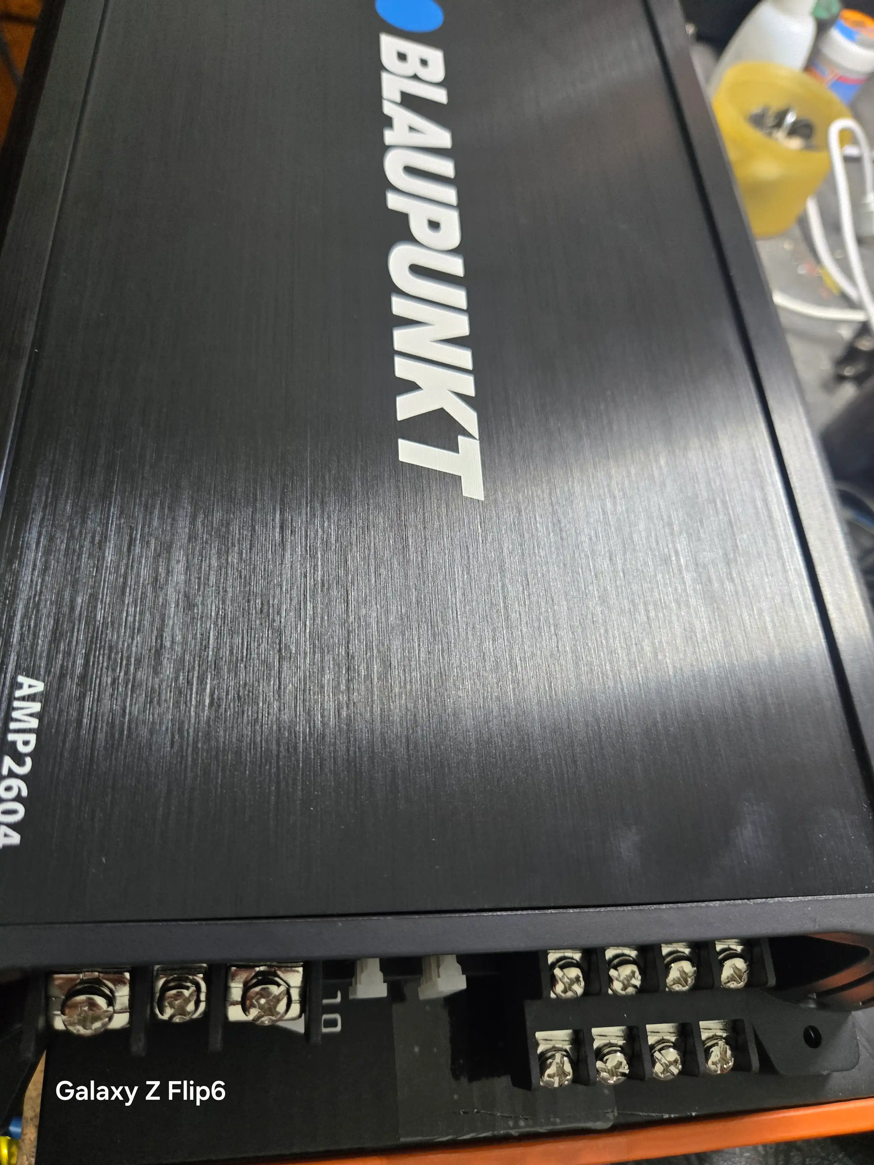 BLAUPUNKT AMP2604 avtomobil kuchaytirgichi, 4 kanalli, 1000 Vt, AB klass