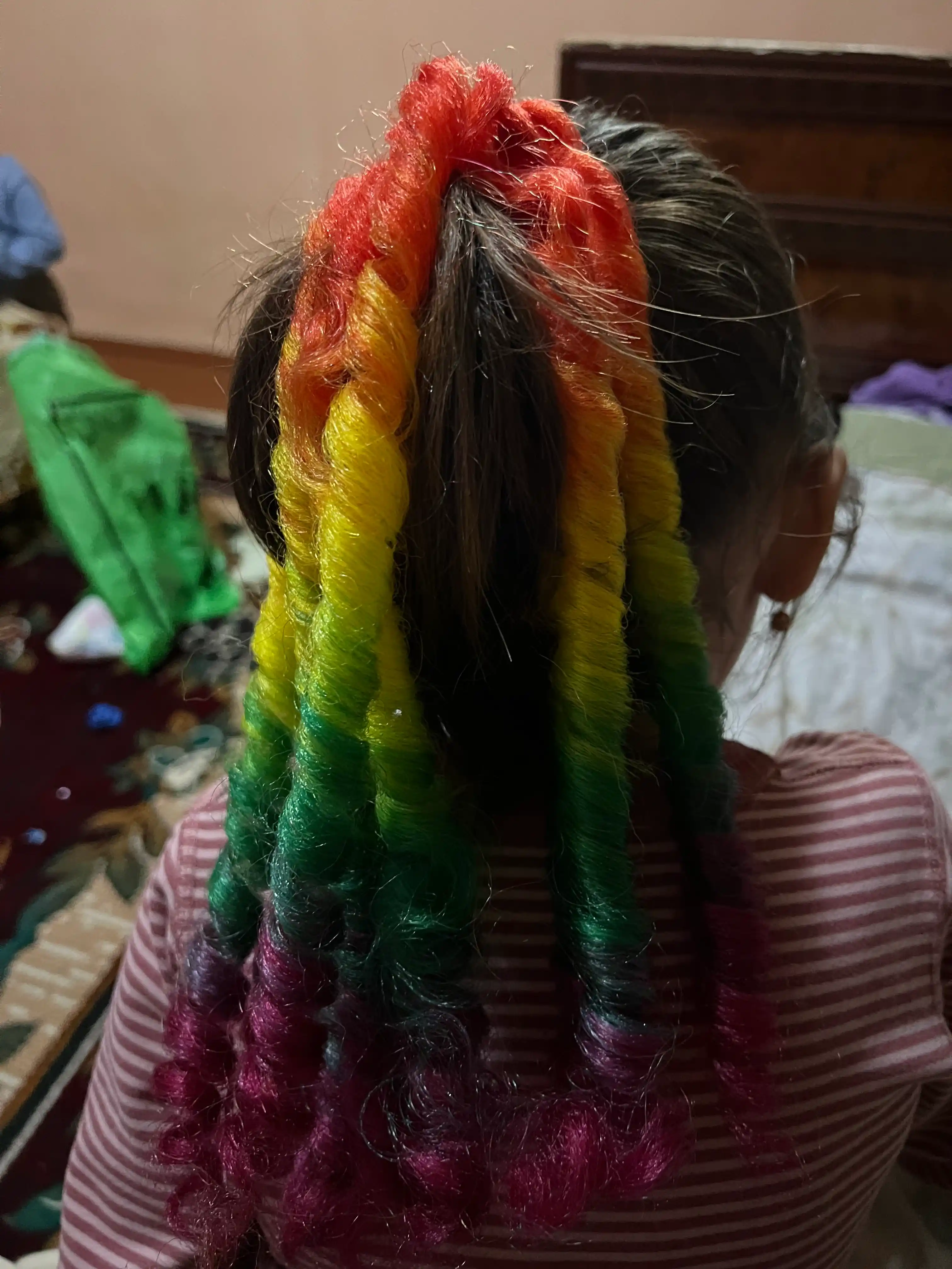 Искусственные локоны