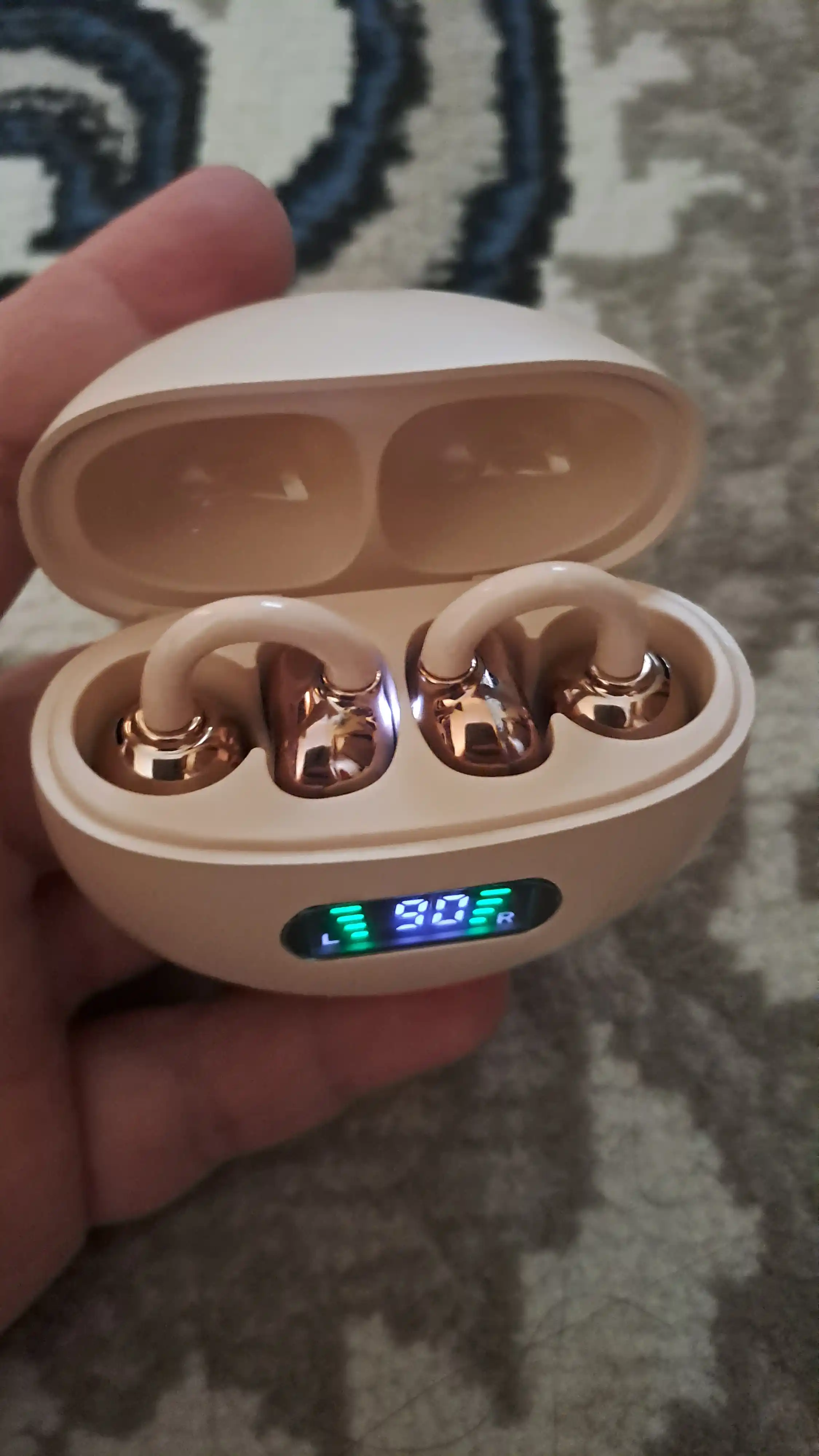 Simsiz quloqchinlar, IPX5 namlikdan himoya, 30 soat ishlash qobiliyati, bluetooth