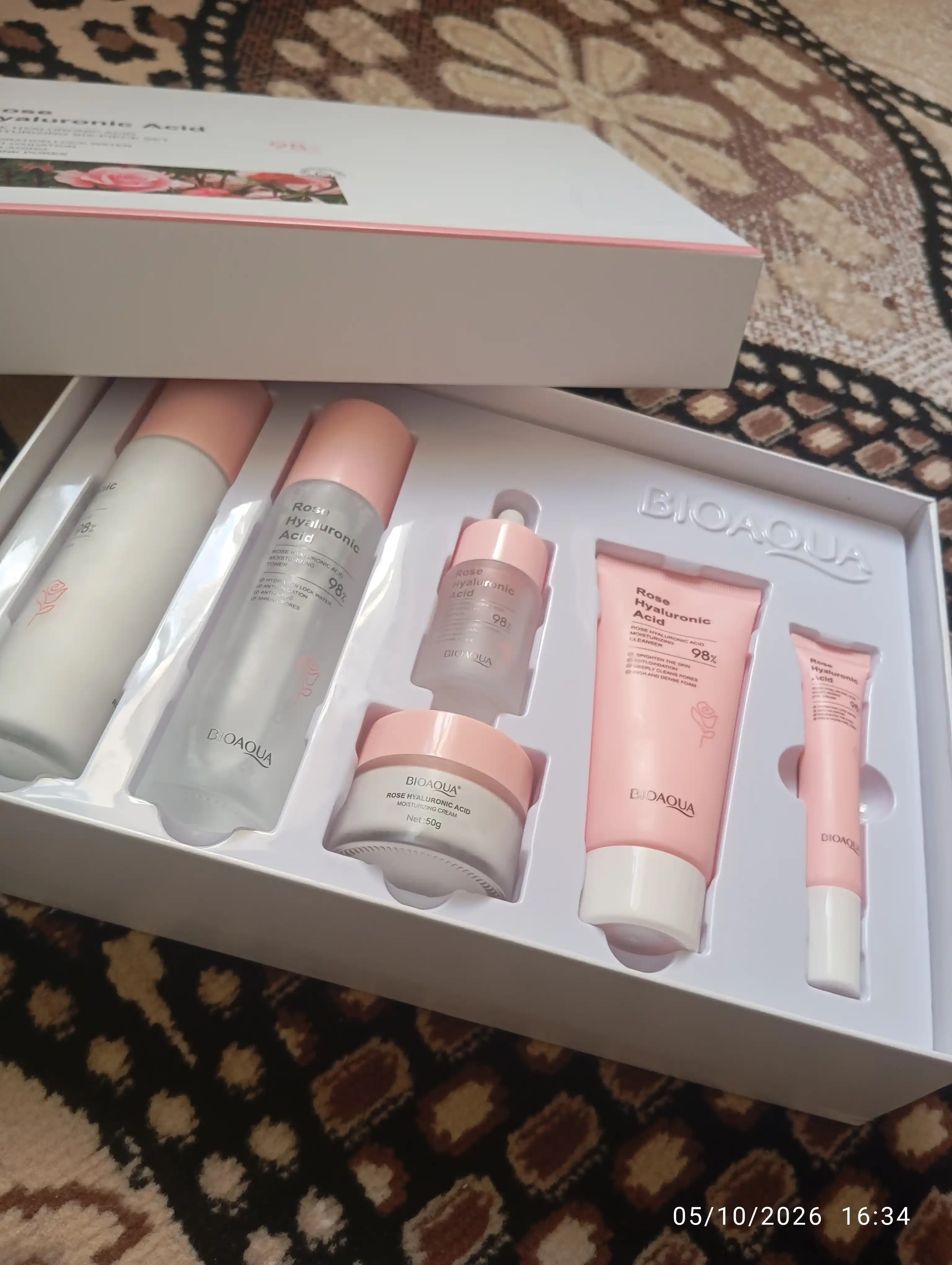 Подарочный набор для ухода за лицом Rose Hyaluronic Acid, 6 в 1 — увлажнение, сияние