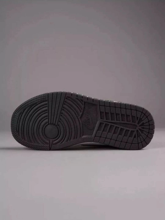 NIKE SB DUNK LOW va AIR JORDAN krossovkalari, 36-45 o‘lchamlarda, yoz va kuz uchun - 