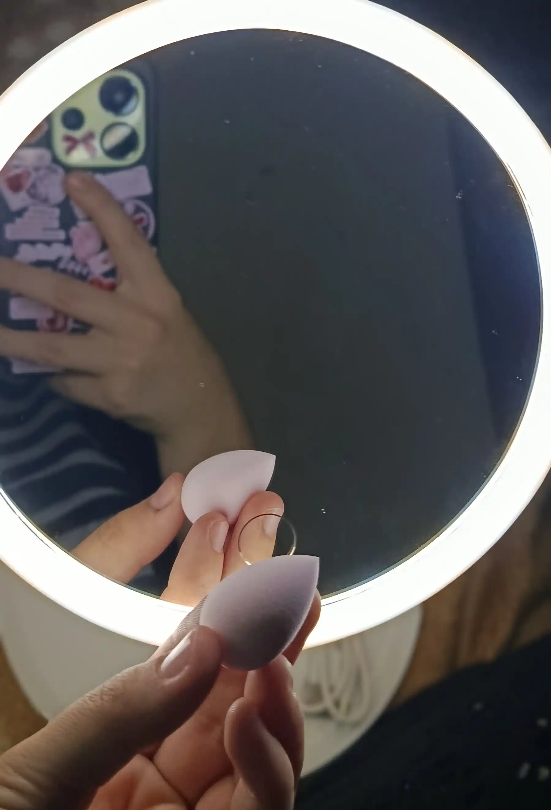 LED yoritgichli kosmetik stol oynasi - bo'yanish uchun yoritish