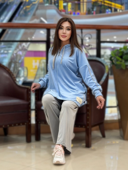 Yumshoq bambukdan bo'lgan ayollar troykasi