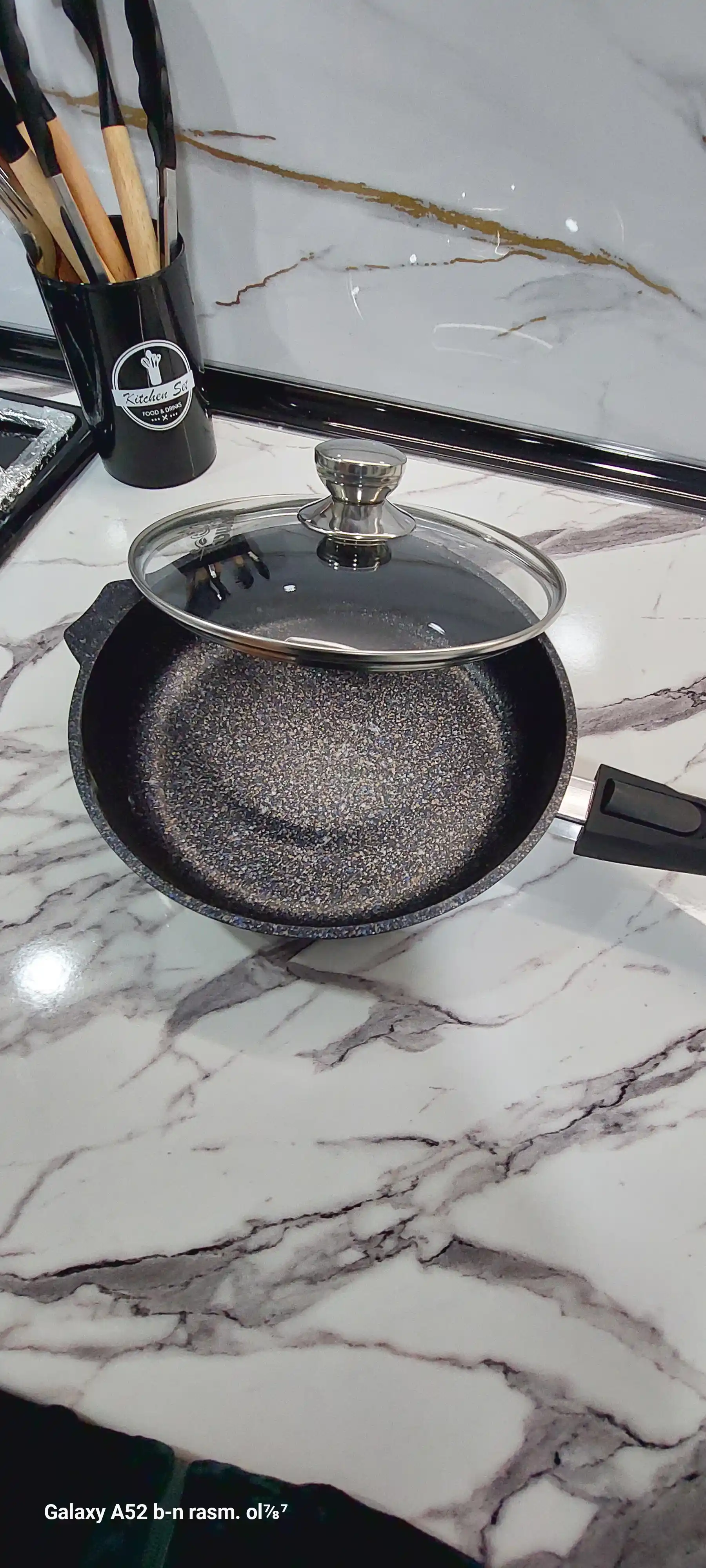 Tova Mechta, olinadigan tutqich va shisha qopqoq bilan, Granit Star ultra