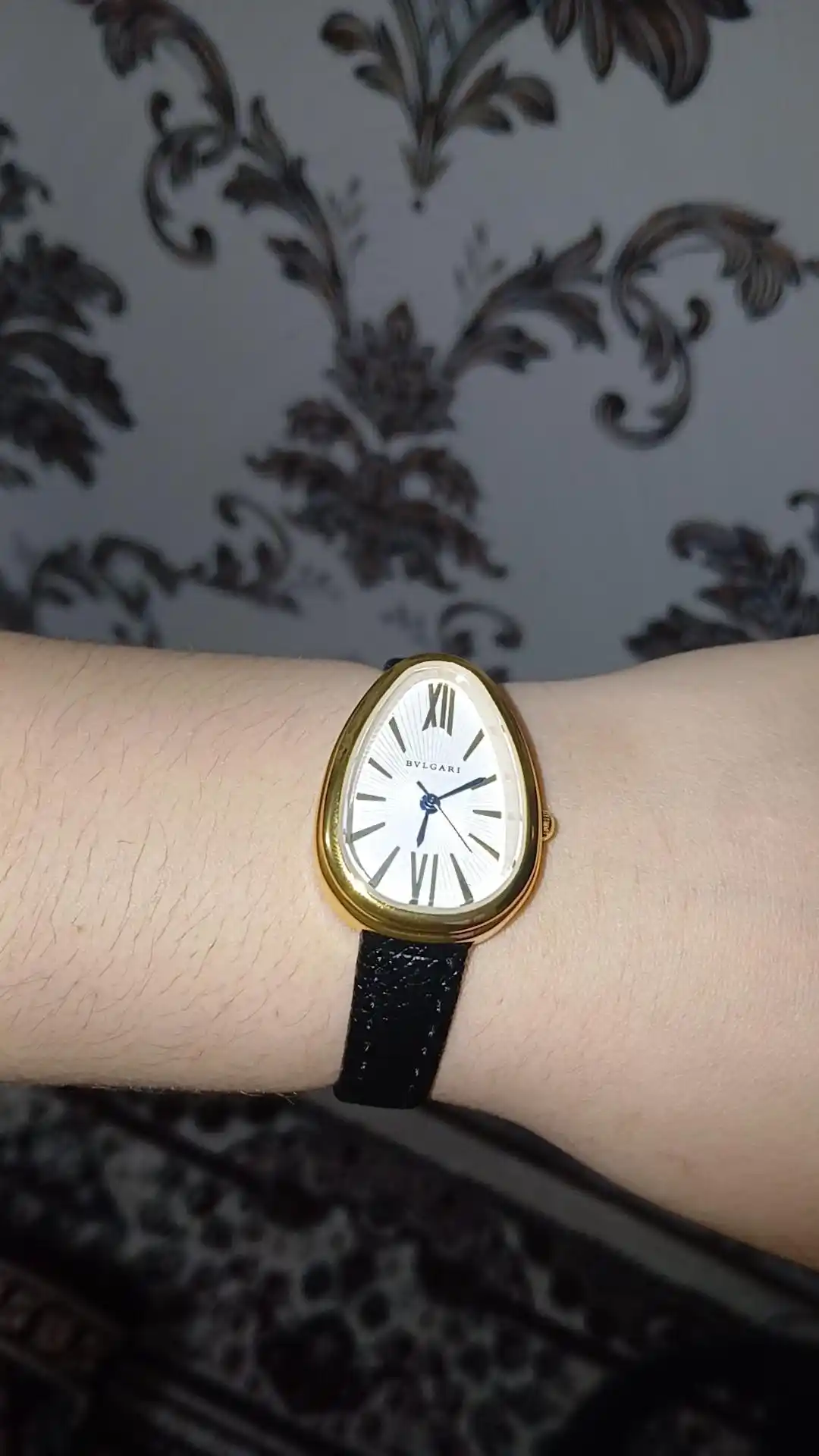 Женские часы, девушек, наручные часы, с кварцевым механизмом, BVLGARI, с кожаным ремешком