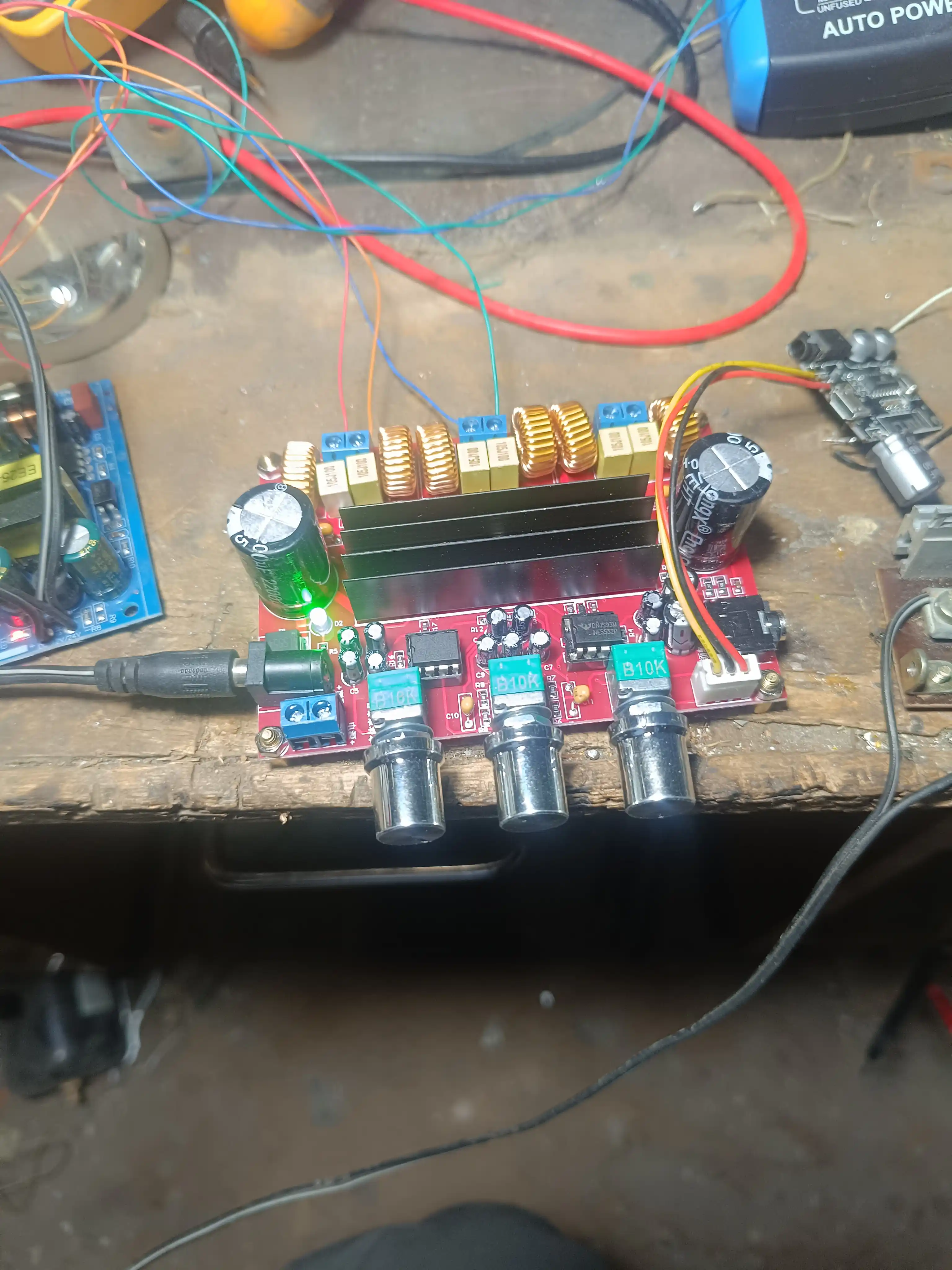 CS3835EO Аудиосистема 2.1: 2 × 60W стерео + 60W сабвуфер усилитель с выходом на сабвуфер