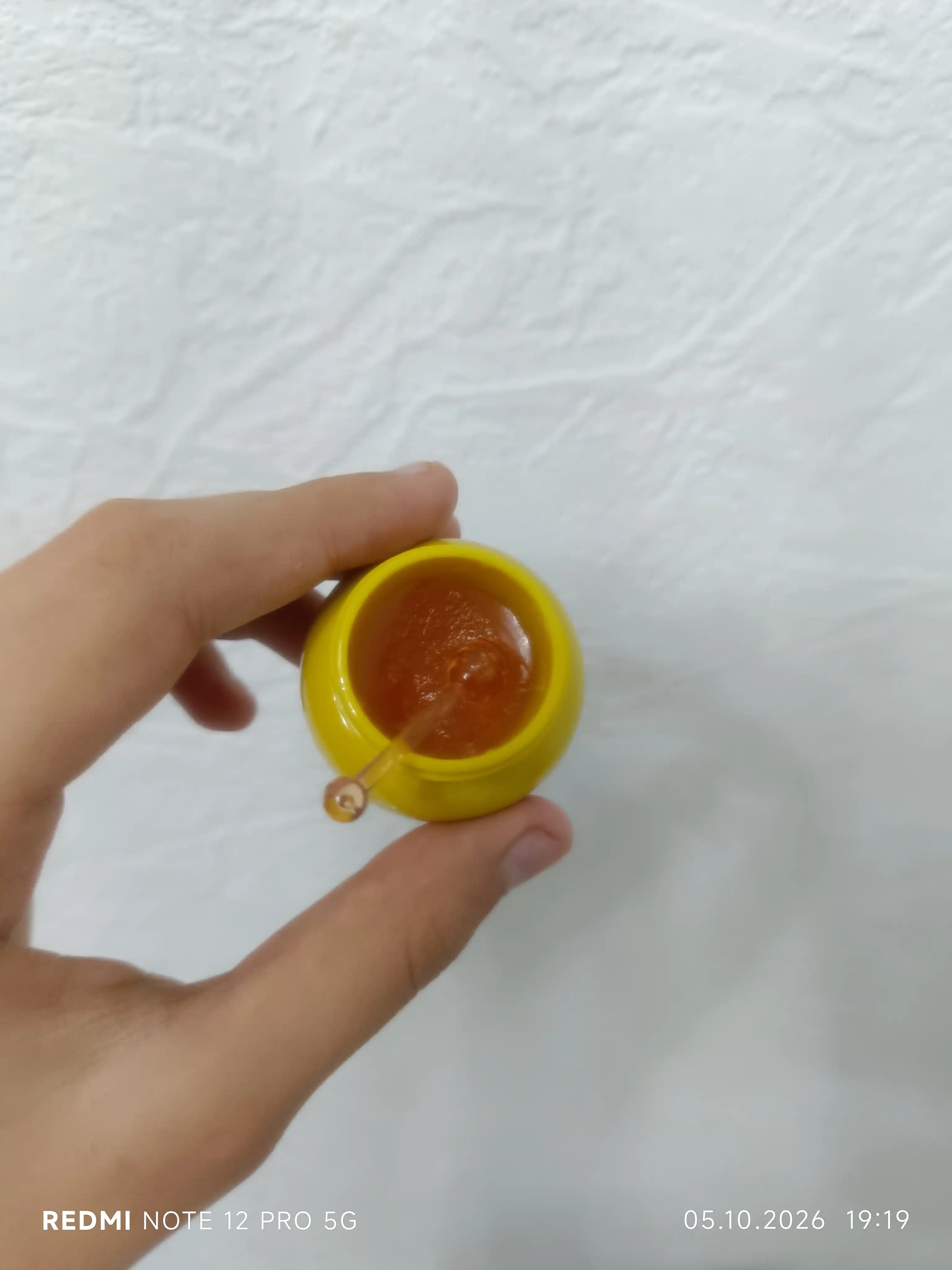 Lab uchun namlovchi yaltiroq, blesk