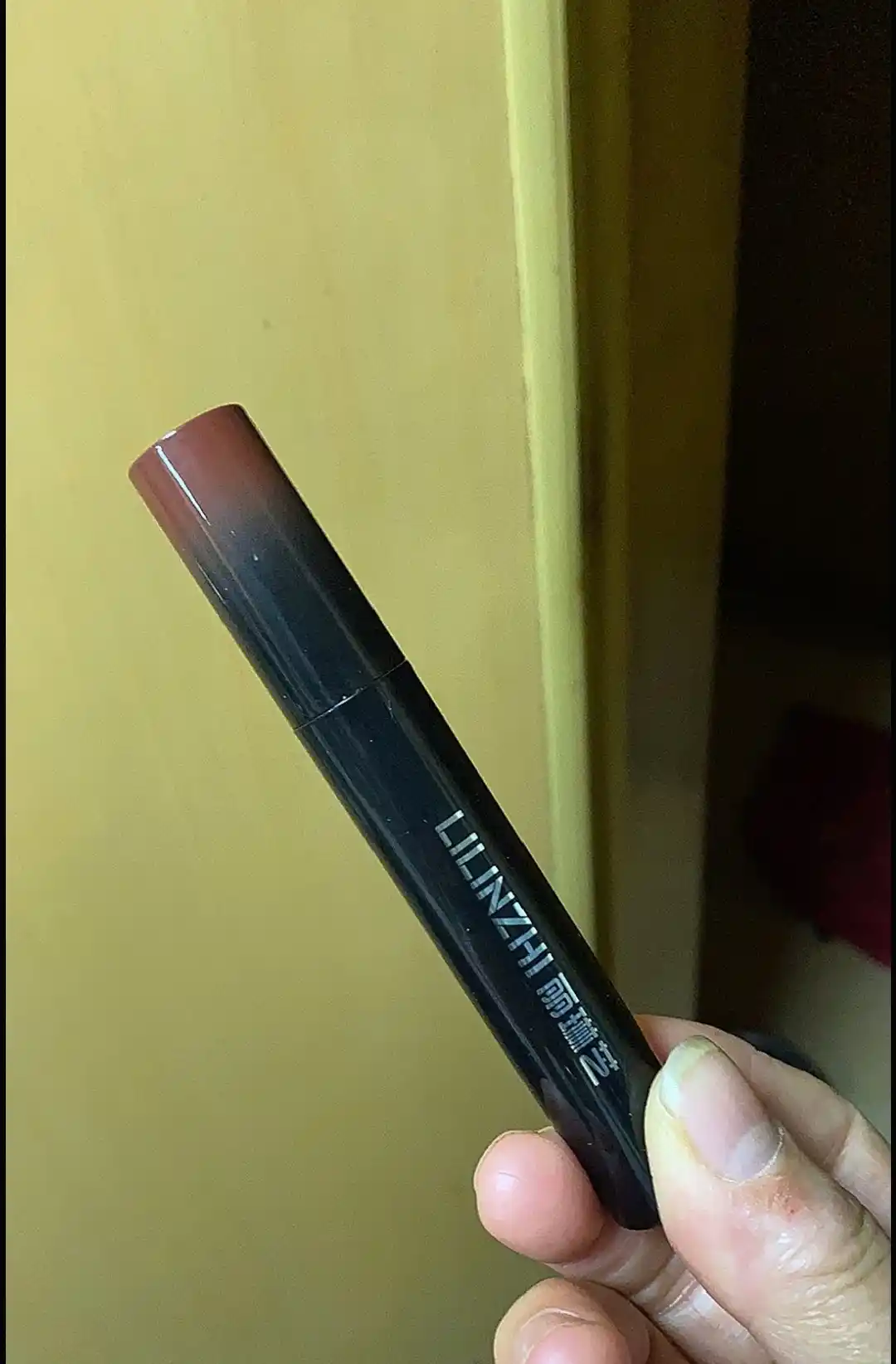Ko‘z uchun tenlar, 3 tasi 1 da, qovoqlar uchun ten-qalam, ergonomik 25° egri shakl